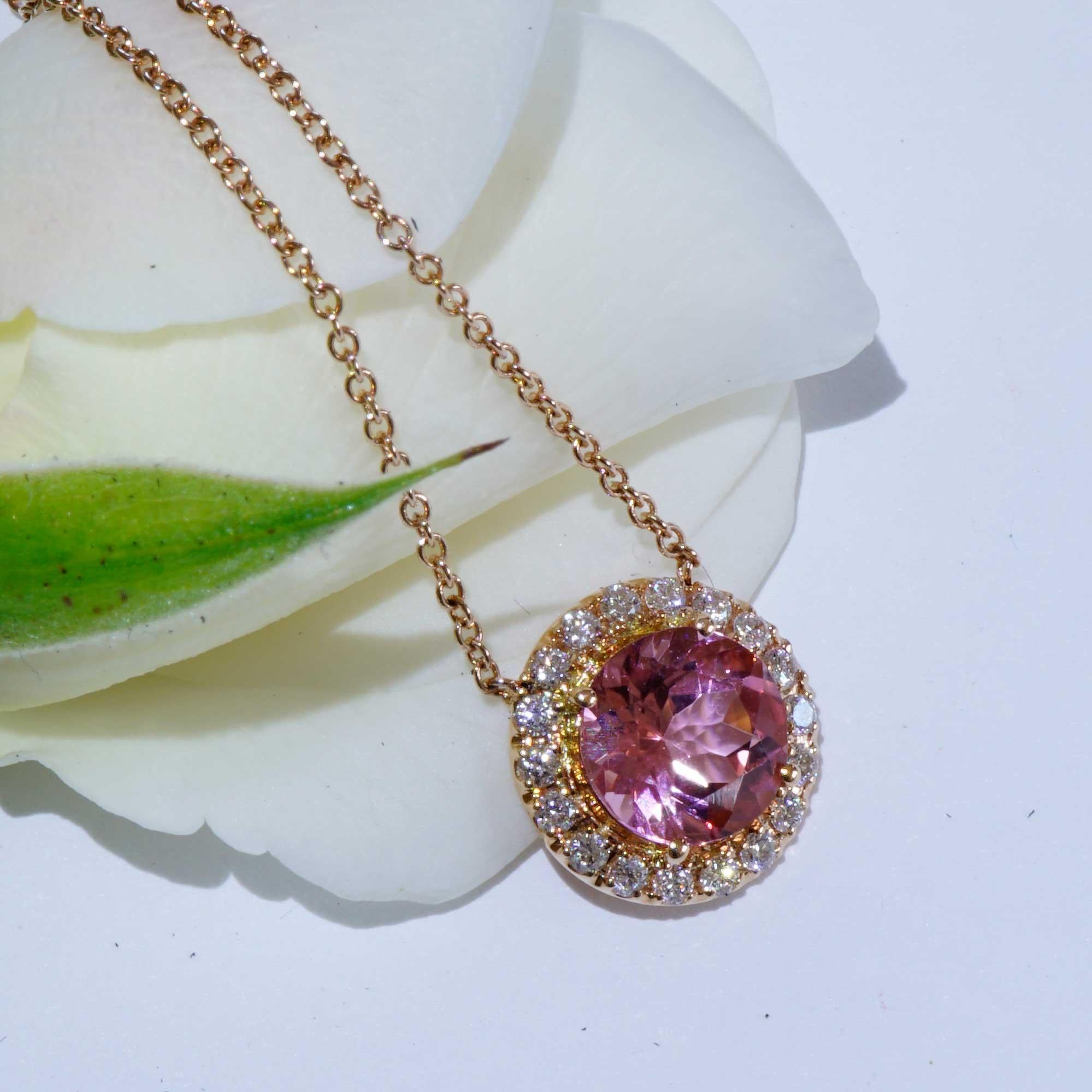 Tourmaline Brilliant Necklace 750 Rose Gold Pink to fall in love eye-catcher For Sale 2