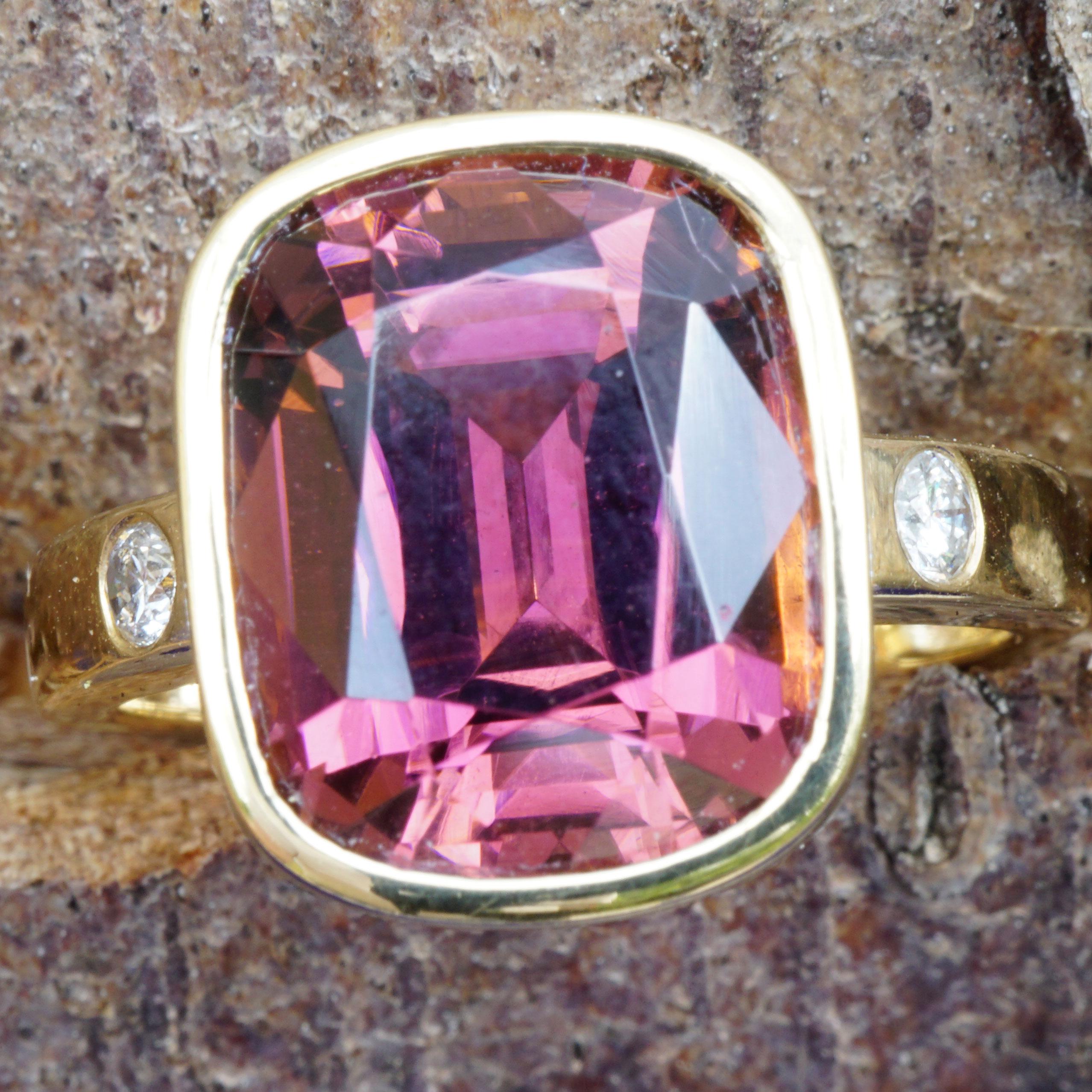 Women's or Men's Tourmaline Brilliant Ring Exceptional Color 18kt Gold Electric Pink Kunar Mine