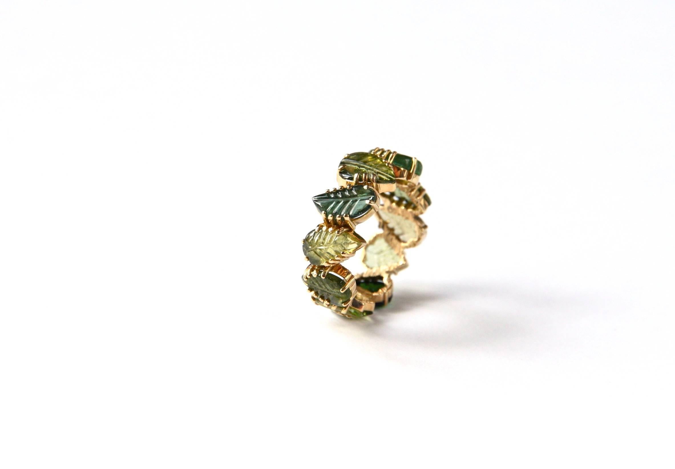 Women's or Men's Tourmaline Carved Leaf 18 Karat Gold Band Ring For Sale