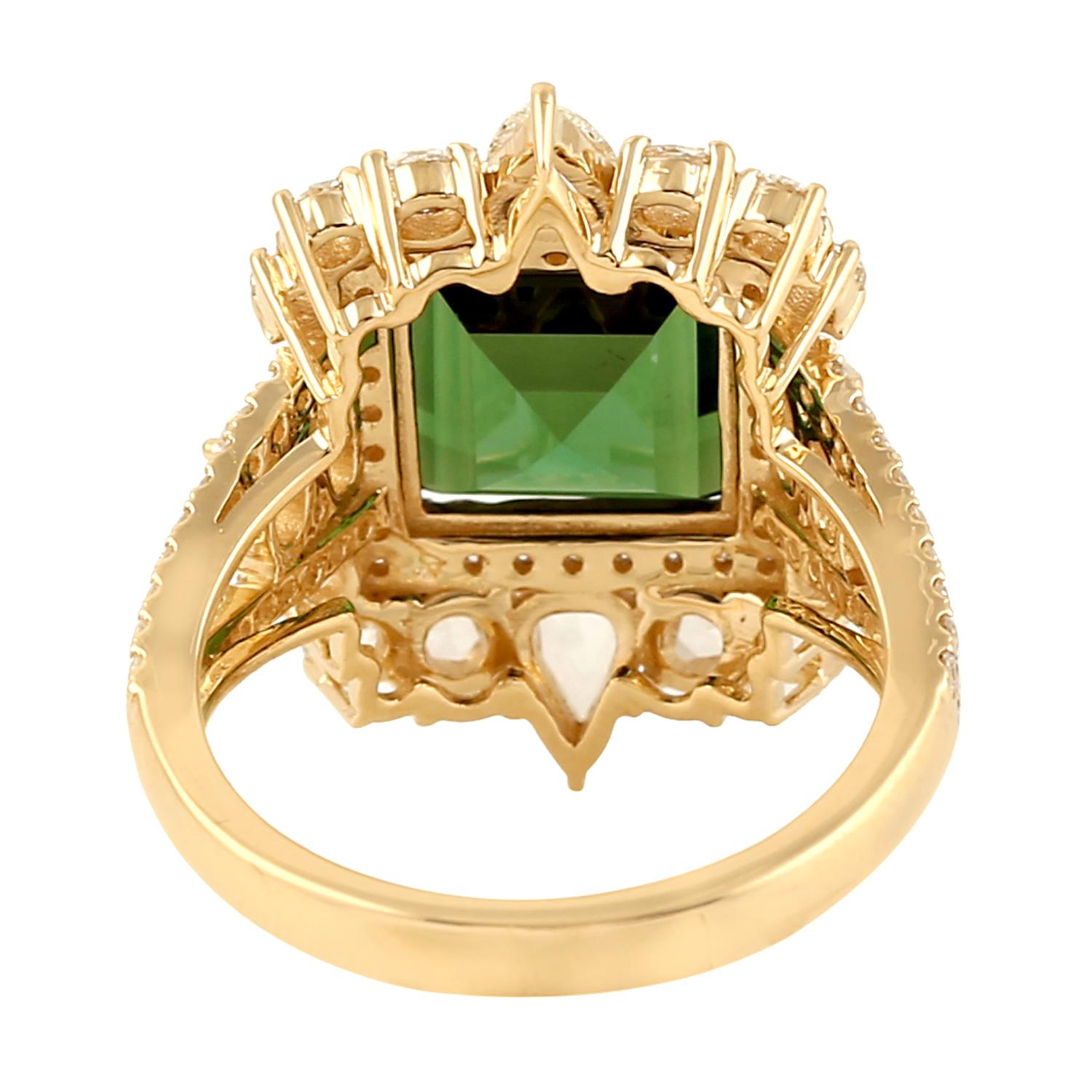 Bague cocktail en or jaune 18 carats avec tourmaline et diamants entourés Neuf - En vente à New York, NY