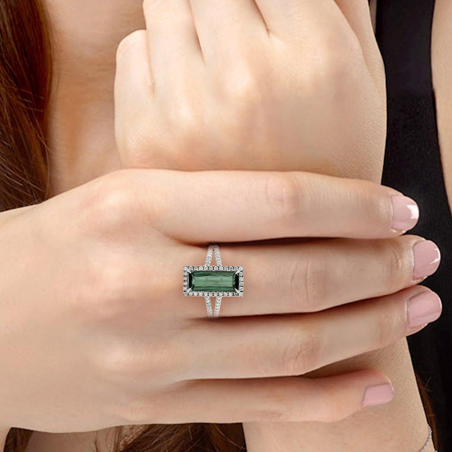 En vente :  Bague en or 18 carats avec tourmaline et diamants 2