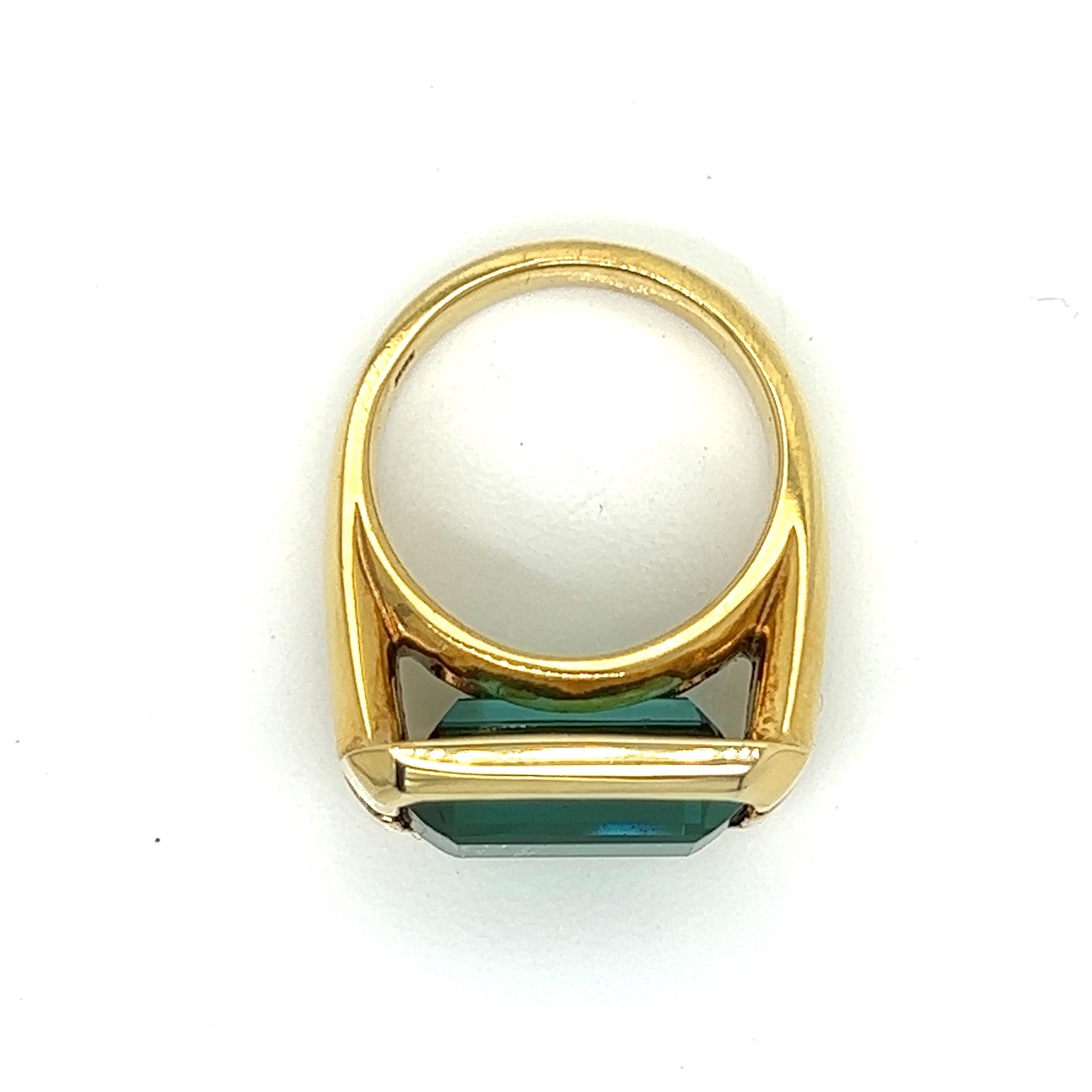 Tourmaline, Diamond and 18k Yellow Gold Vintage Ring In Good Condition For Sale In Derby, NY