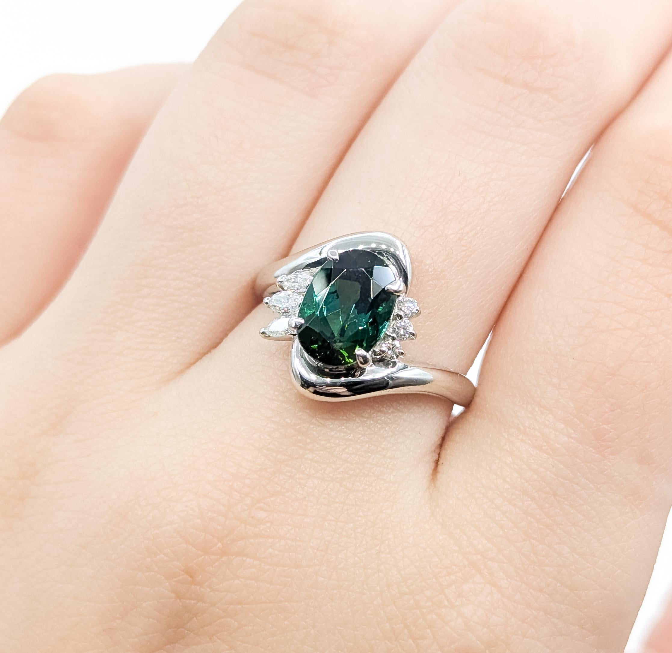 Turmalin & Diamant Bypass Ring in Platin im Zustand „Hervorragend“ im Angebot in Bloomington, MN