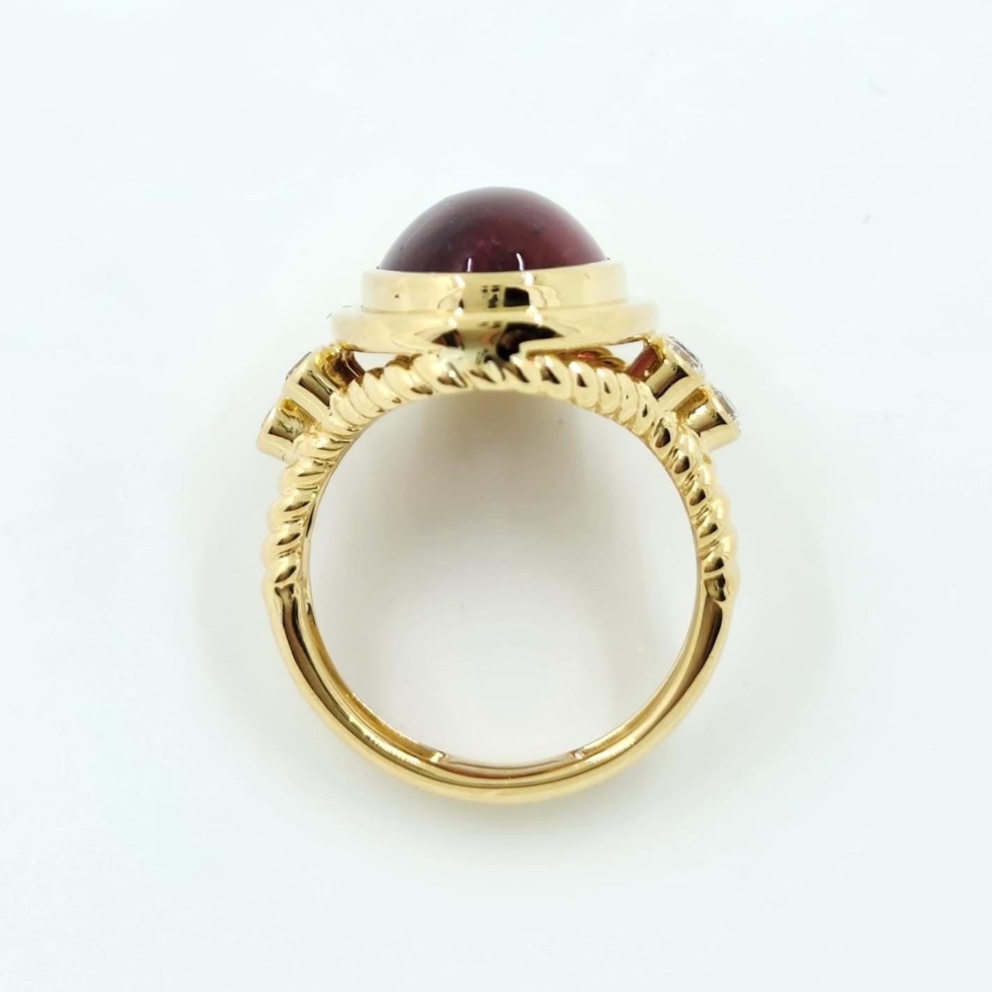 Tourmaline Diamond Cocktail Ring in 18 Karat Yellow Gold In New Condition For Sale In Hong Kong, HK