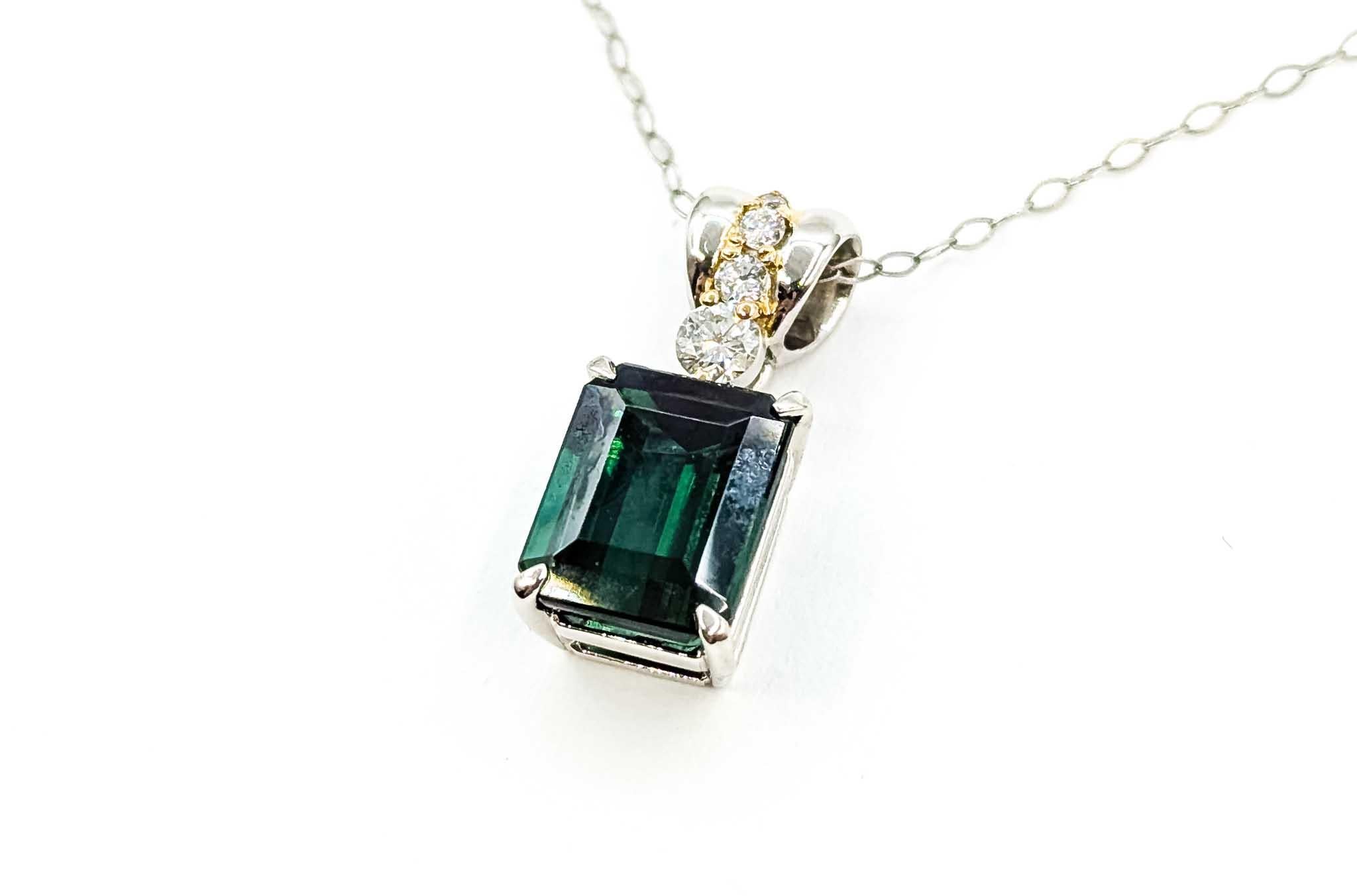 Tourmaline & Diamond Drop Pendant in 18k White Gold Excellent état - En vente à Bloomington, MN