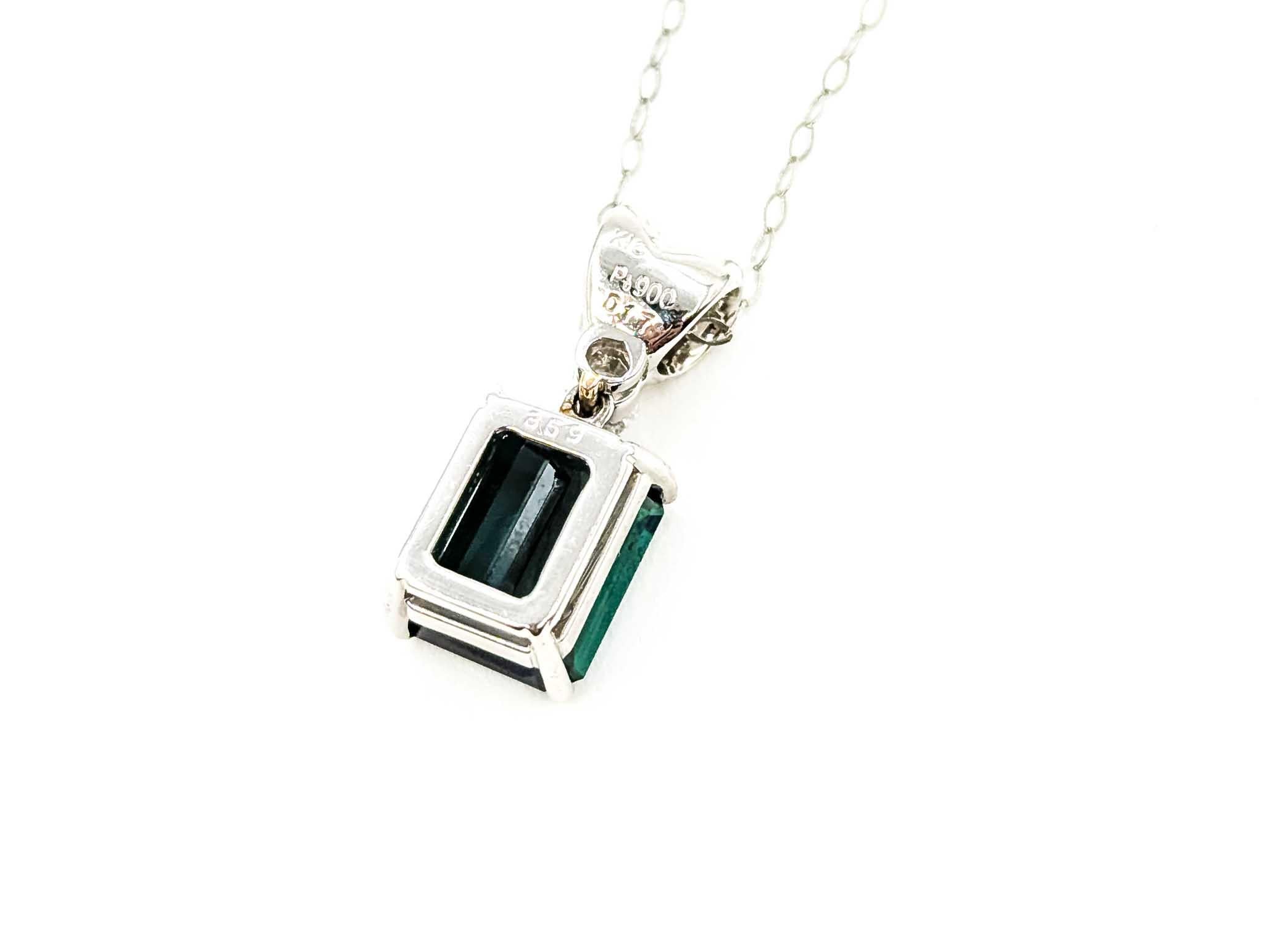 Tourmaline & Diamond Drop Pendant in 18k White Gold Pour femmes en vente
