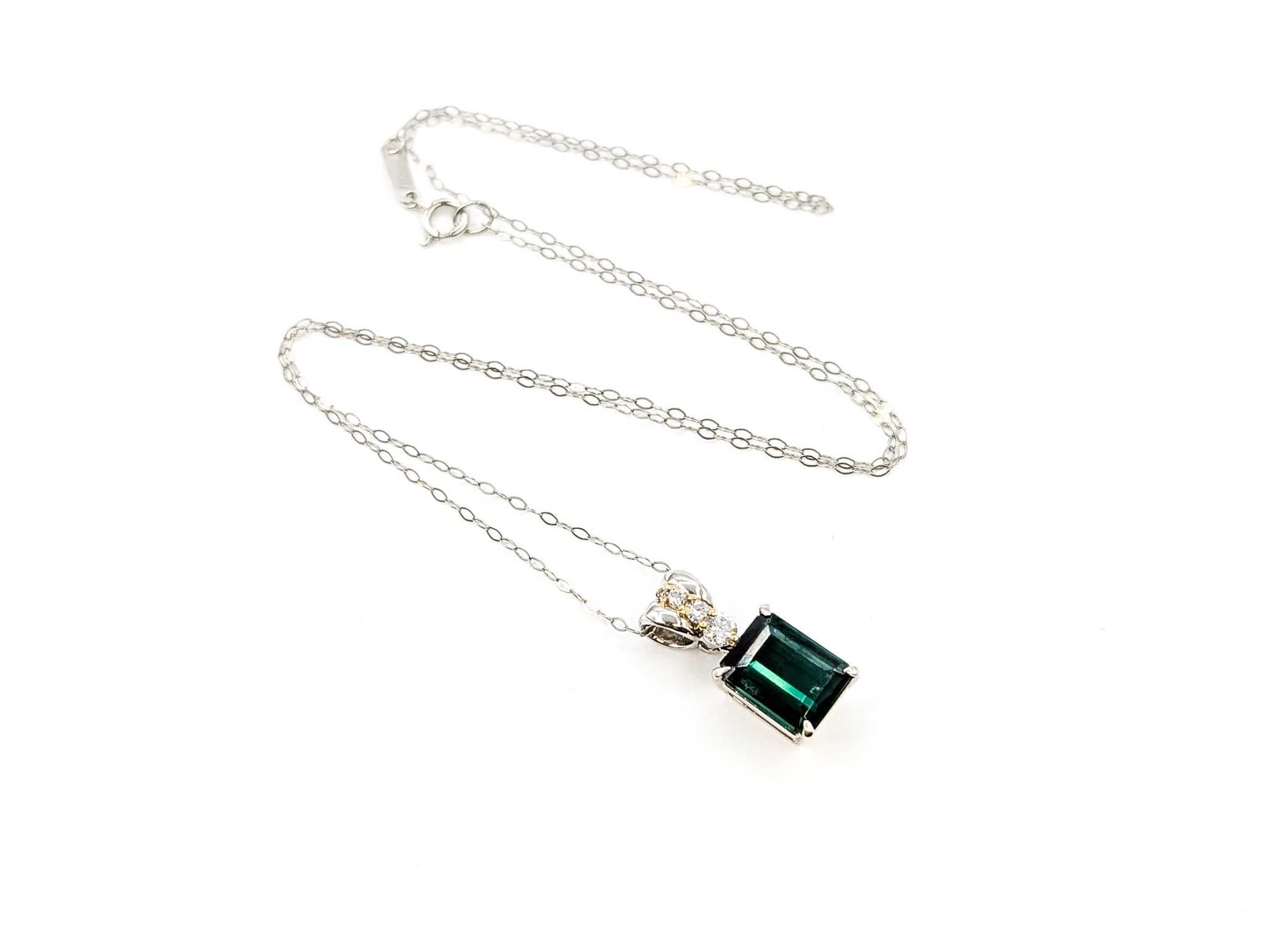 Tourmaline & Diamond Drop Pendant in 18k White Gold en vente 1