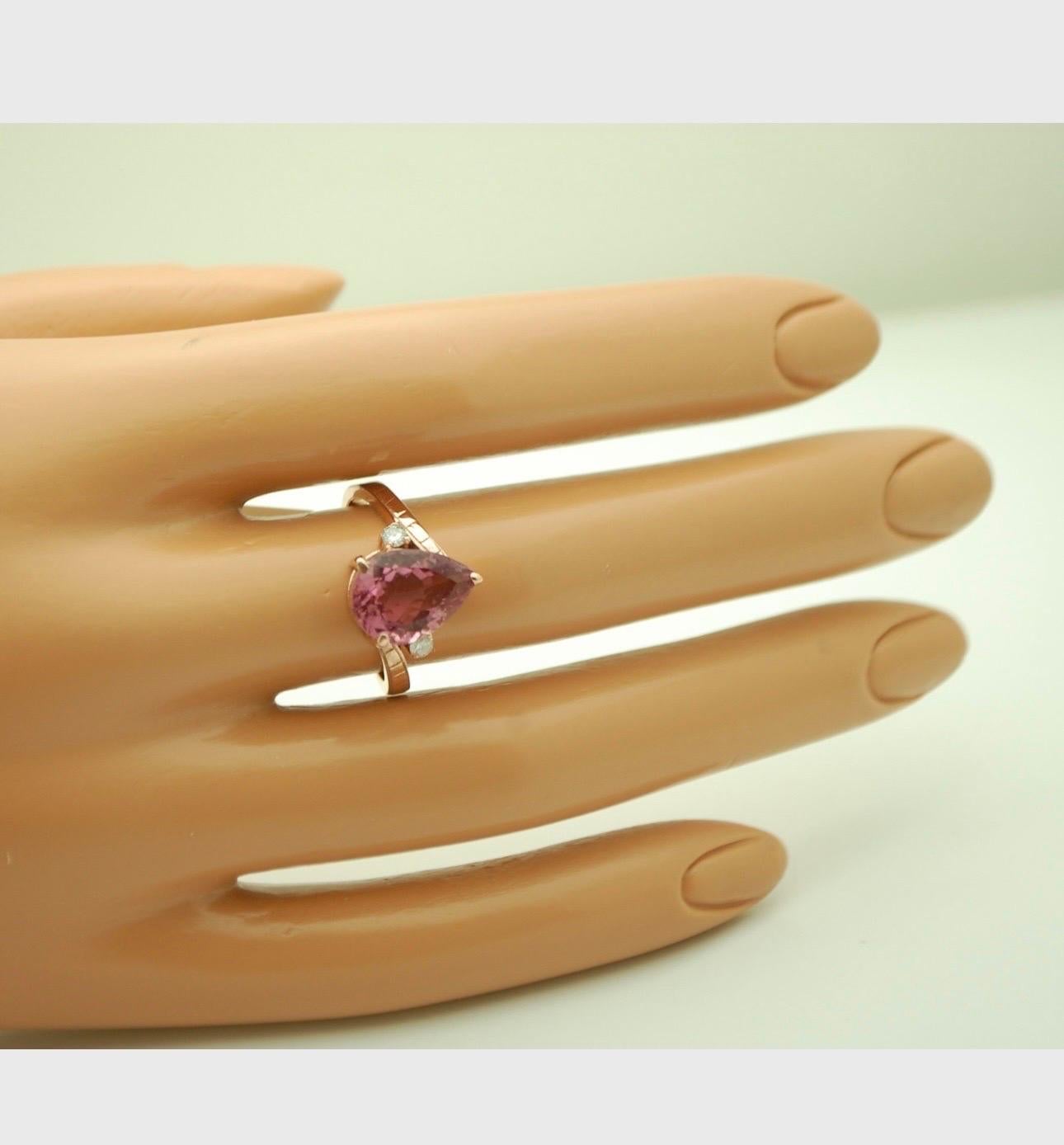 Anello di fidanzamento con tormalina e diamante in oro rosa 18KT In condizioni Nuovo in vendita a Boca Raton, FL