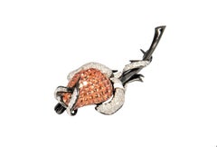 Spilla a forma di rosa con tormalina e diamanti