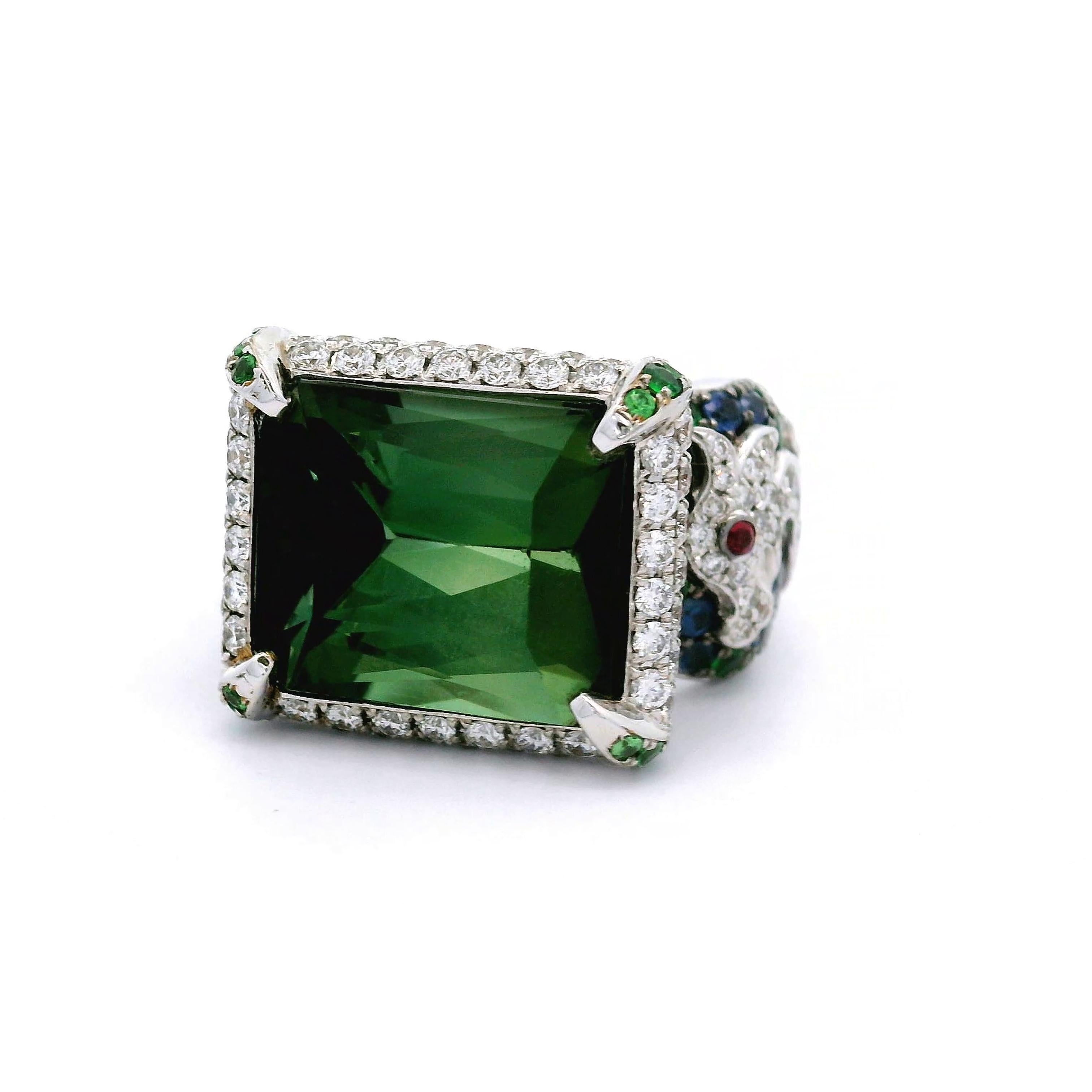 Moderne Tourmaline Diamant Rubis Tsavorite Saphir Or blanc 18k Bague Cocktail en vente