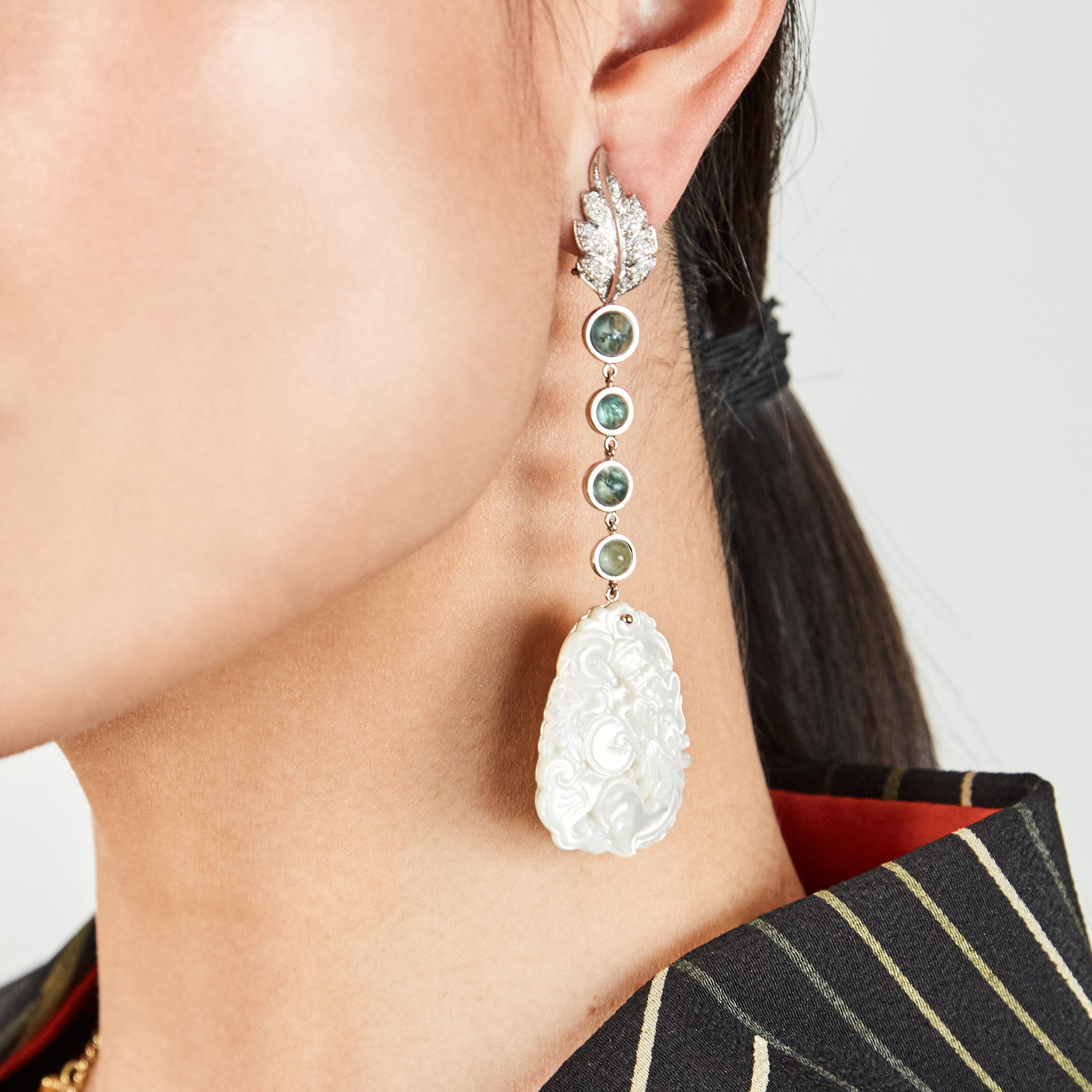 Orecchini con tormalina e diamanti in oro bianco 18 carati con drago bianco in vendita 4