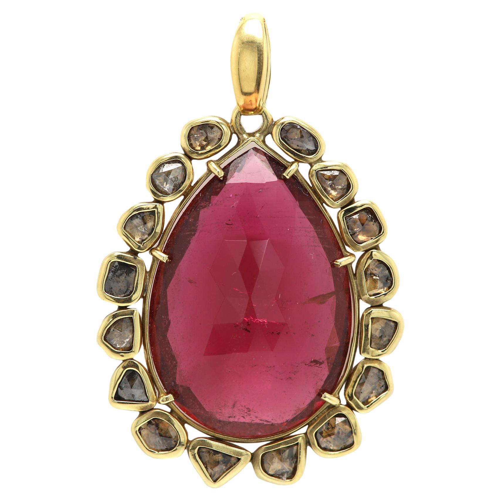 Tourmaline & Diamonds Pendant 18 Karat Yellow Gold Natural Large Pink Gemstone For Sale