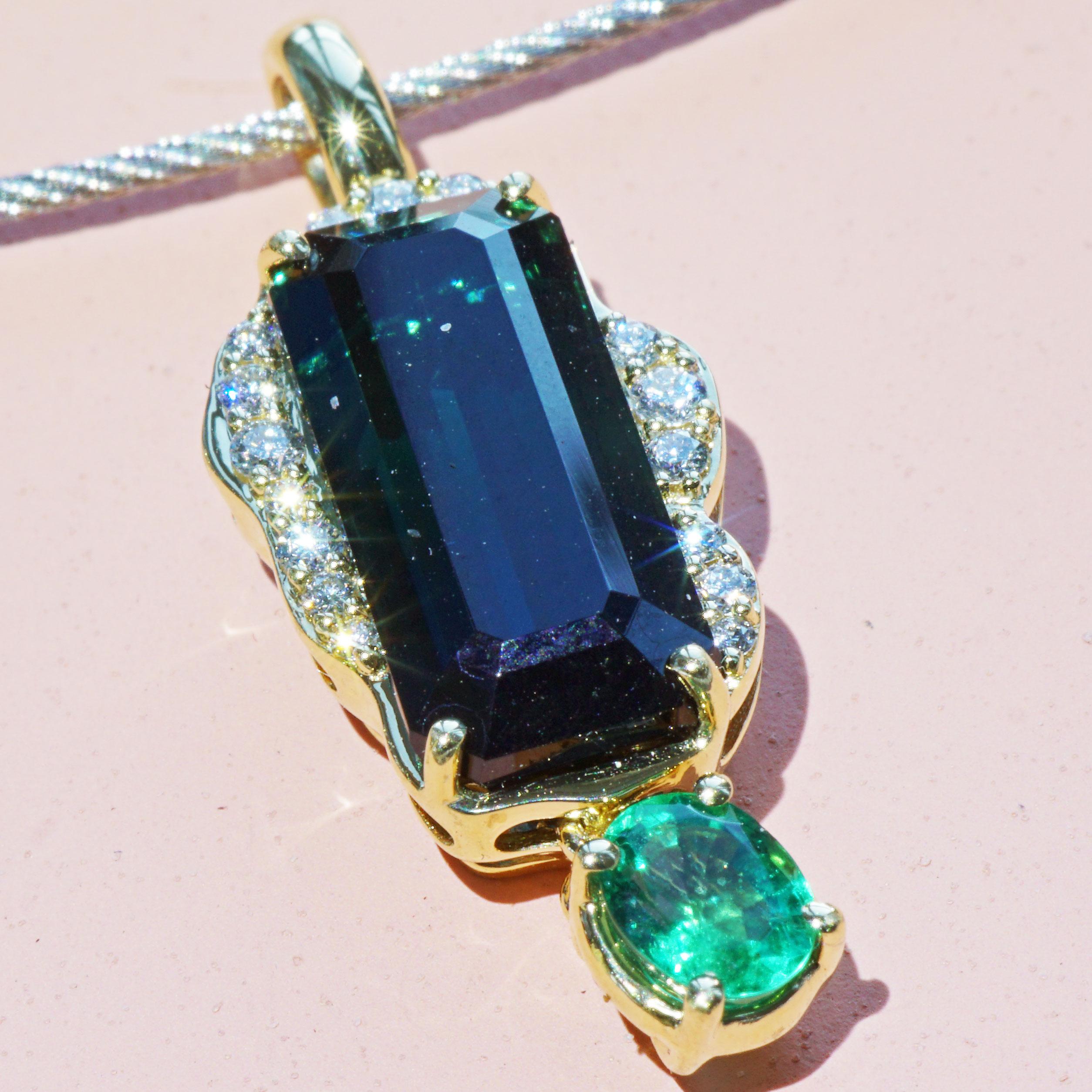 Antique Cushion Cut Tourmaline Emerald Brilliant Pendant Afghanistan 5.30ct bicolor petrol bluegreen For Sale