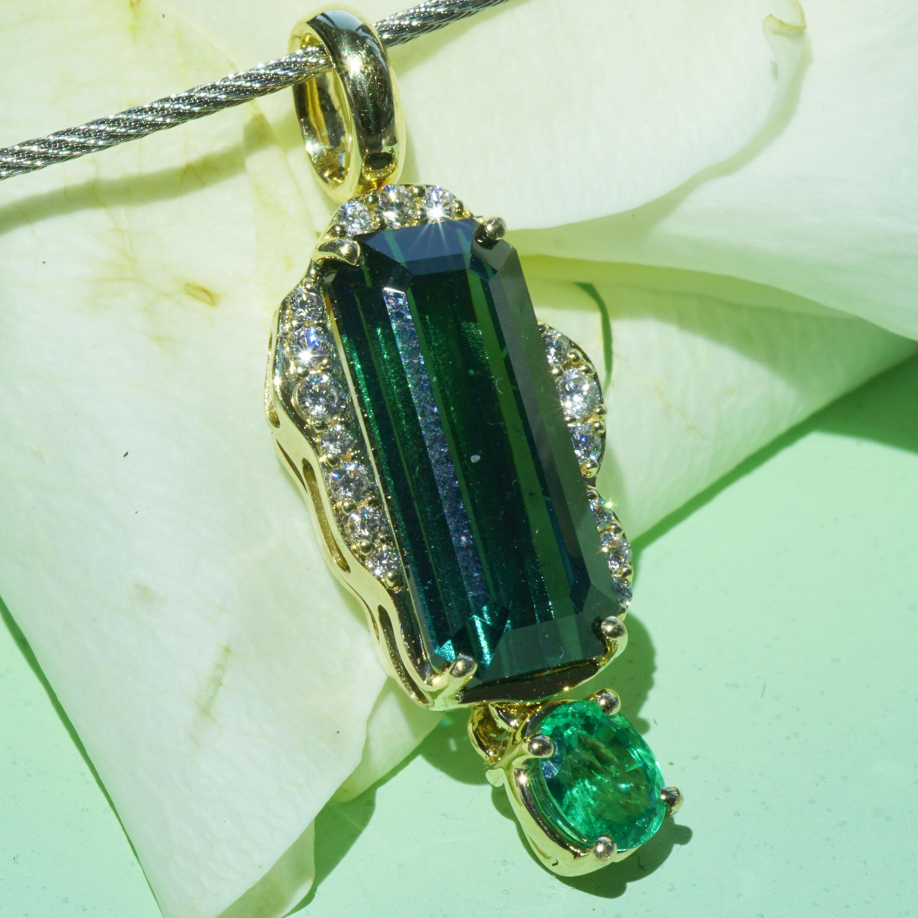 Tourmaline Emerald Brilliant Pendant Afghanistan 5.30ct bicolor petrol bluegreen For Sale 2