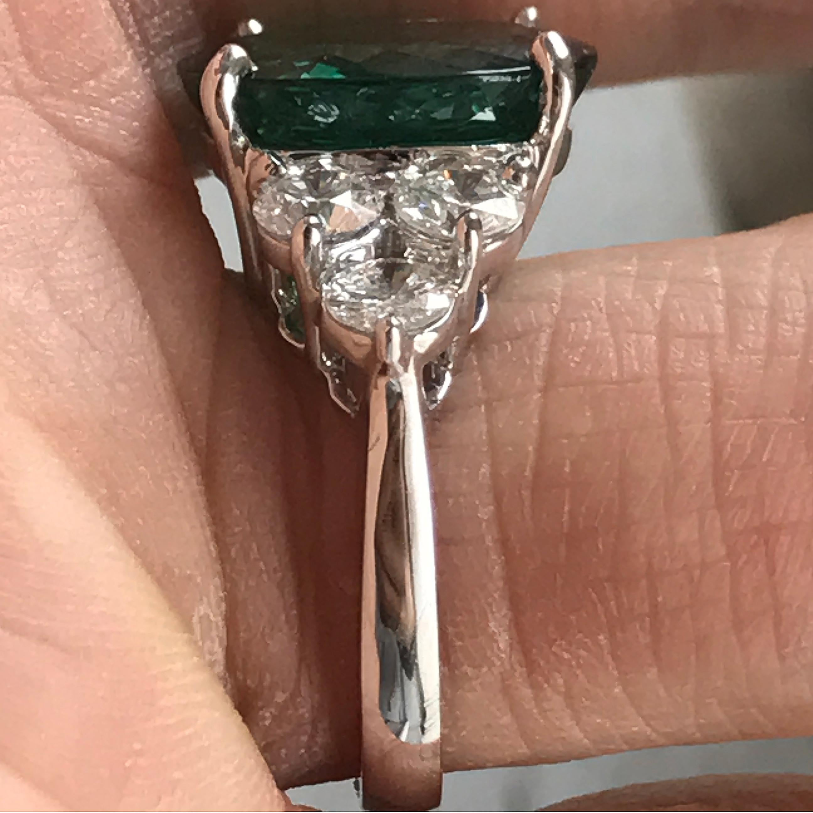 Turmalin-Verlobungsring 9,70 Karat TW, ovale Mitte in Platin gefasst im Zustand „Neu“ im Angebot in West Hollywood, CA