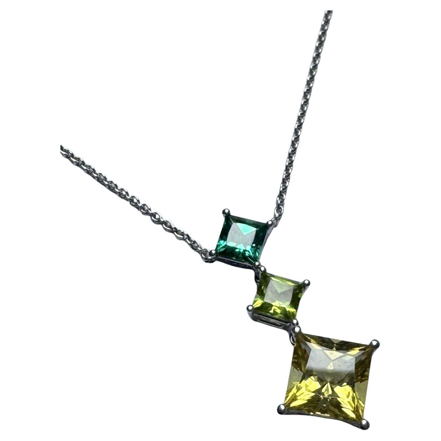 Moderno Collana in oro bianco con tormalina, peridoto e berillo dorato di Wagner Preziosen in vendita