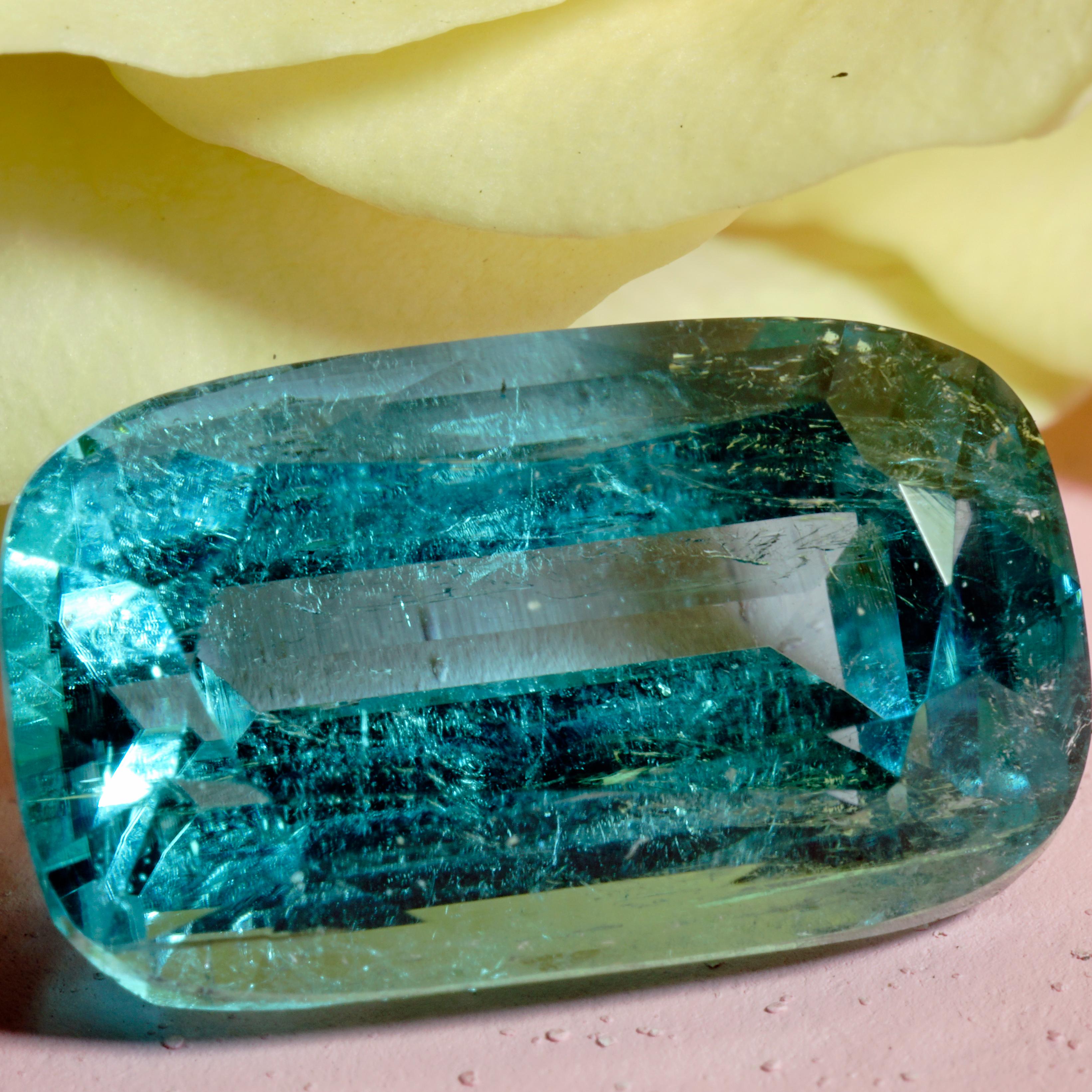 Turmalin Seltene Neon Blau Tiffany Blau Afghanistan 8,05 ct Investition Edelstein für Damen oder Herren im Angebot