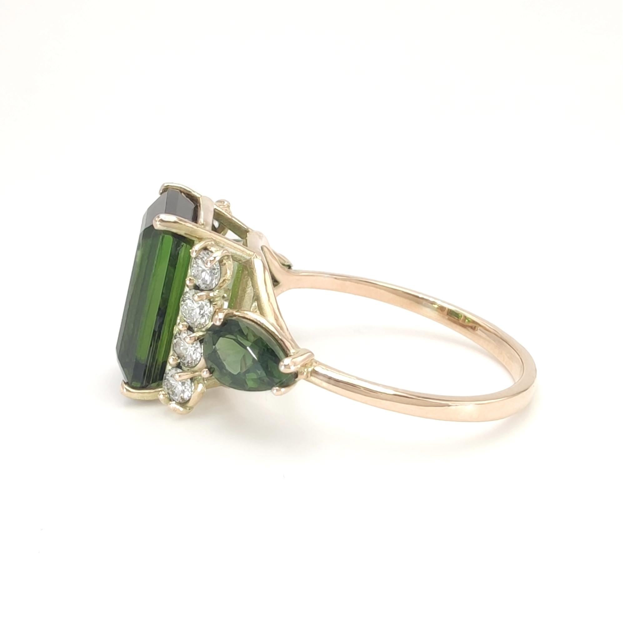 Genuine green Tourmaline Diamonds 14k Gold Ring for Women - Exquisite Gemstone  For Sale 2