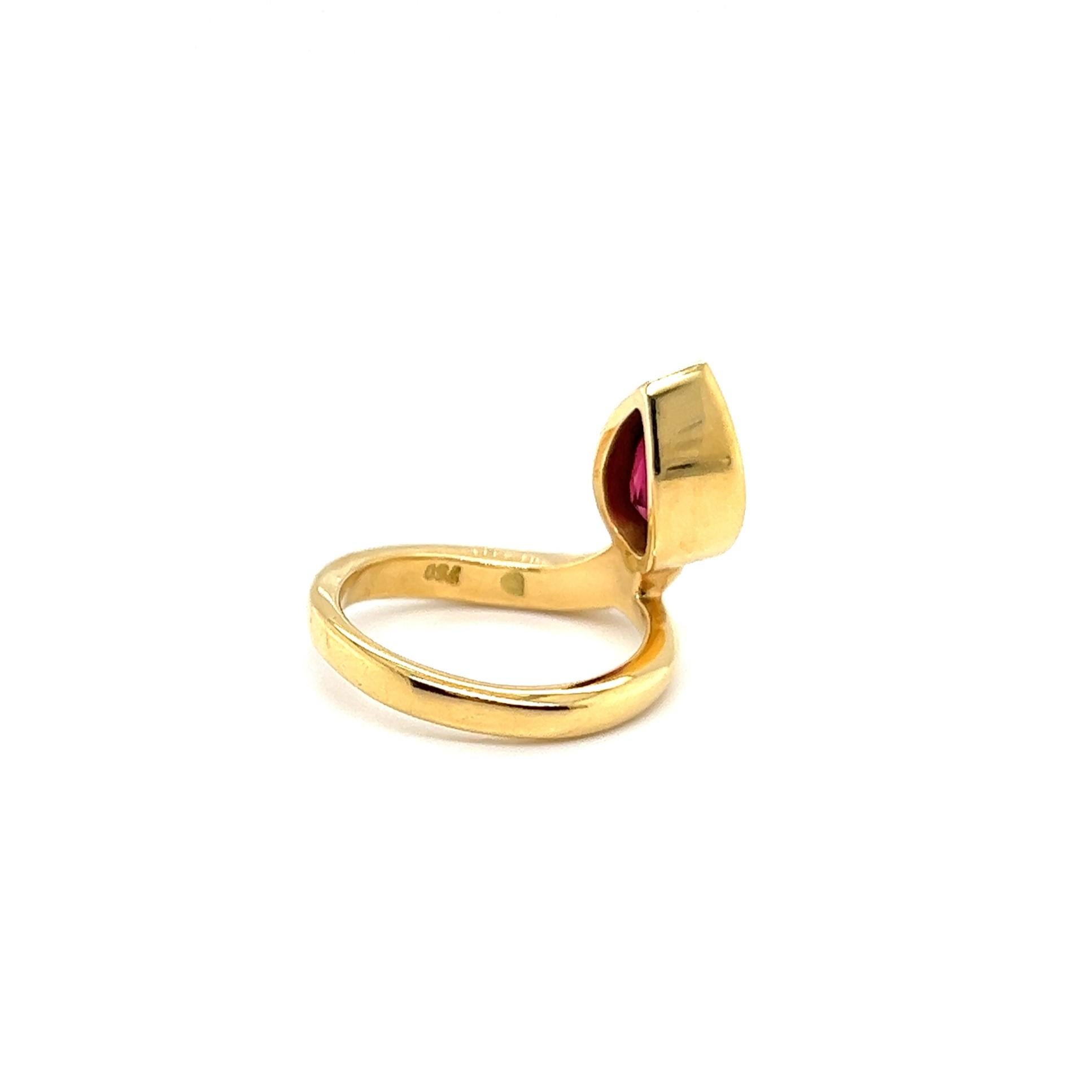 Tourmaline Ring in 18 Karat Yellow Gold For Sale 7