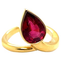 Tourmaline Ring in 18 Karat Yellow Gold