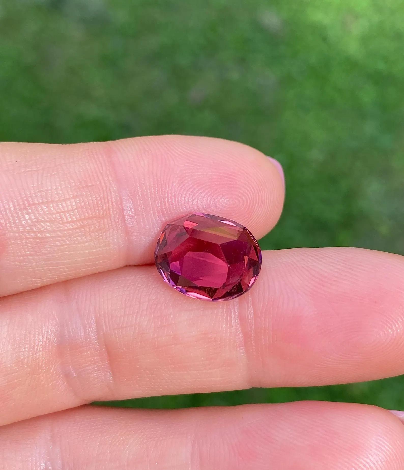 Turmalin Rubellit 7,53ct natürlicher Edelstein, Oval, Mosambik, GFCO Zertifikat im Angebot 1