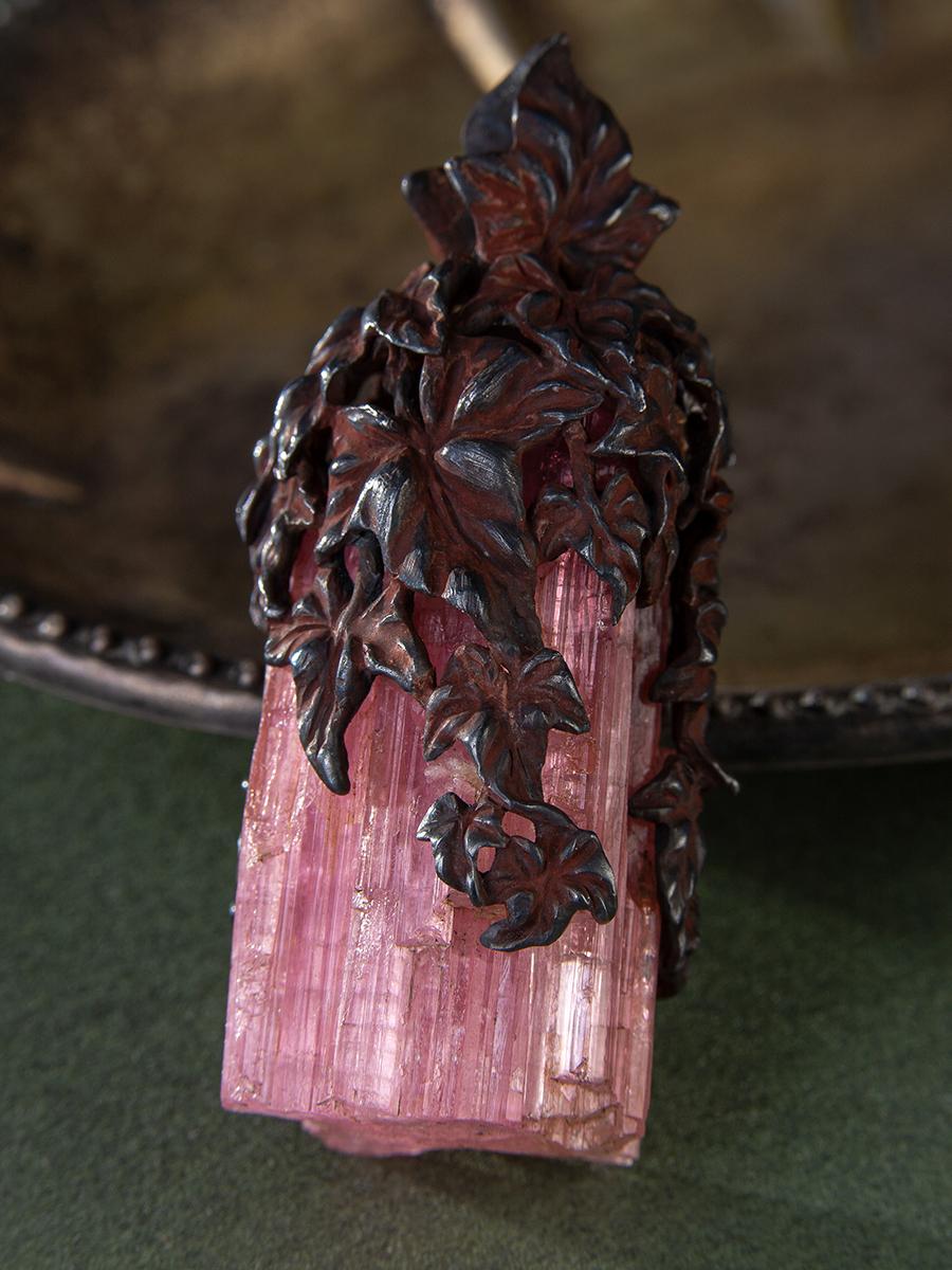 Pendentif lierre Lautomne naturel en cristal et argent, avec tourmaline, rubellite et tourmaline en vente 11