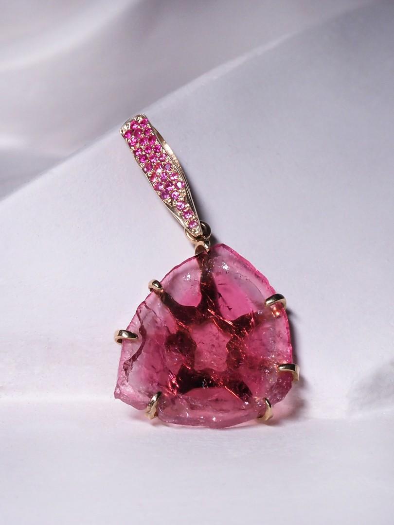 Uncut Tourmaline Rubellite Slice Crystal Sapphires Gold Pendant Pink Unisex Necklace For Sale