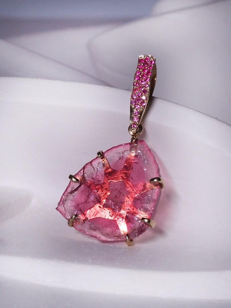 Tourmaline Rubellite Slice Crystal Sapphires Gold Pendant Pink Unisex Necklace For Sale 1