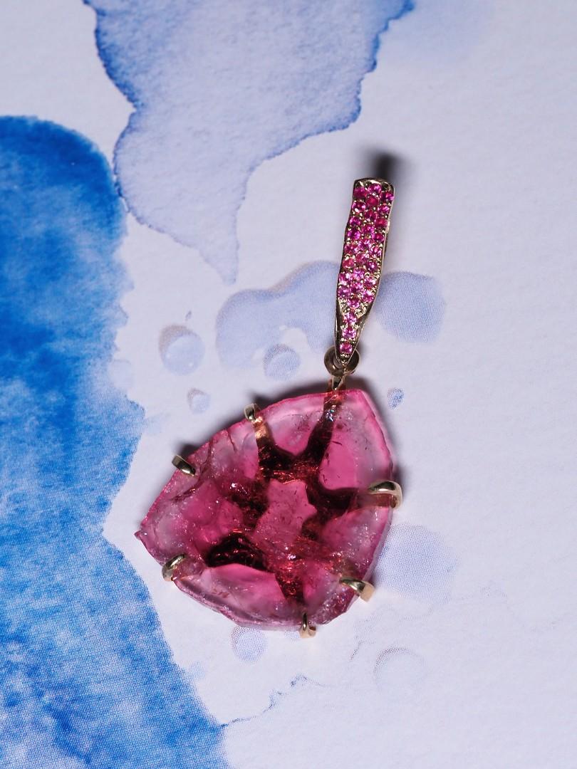 Tourmaline Rubellite Slice Crystal Sapphires Gold Pendant Pink Unisex Necklace For Sale 3