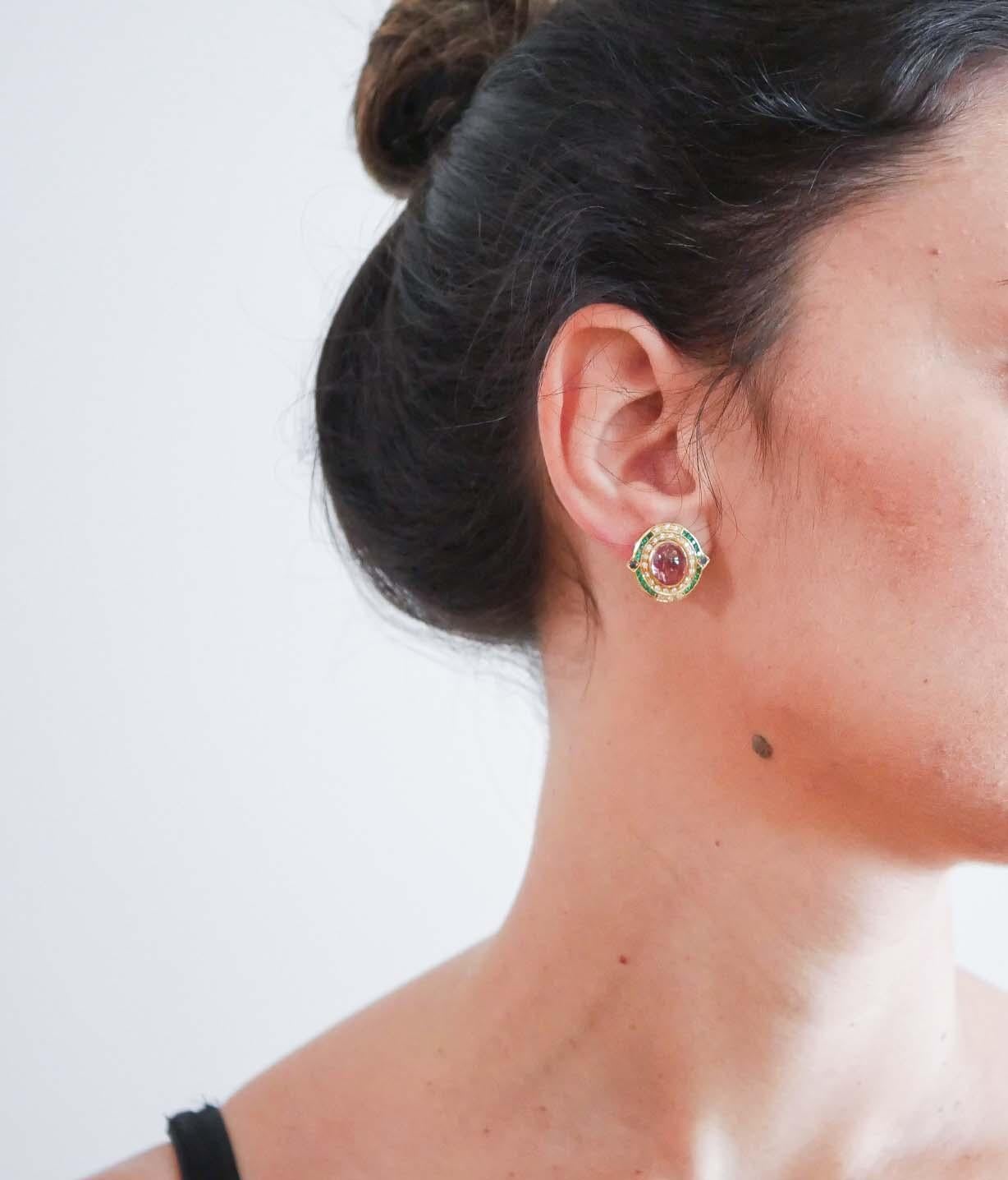 Taglio misto Tourmaline, Sapphires, Diamonds, Spinel, 18 Karat Yellow Gold Earrings. in vendita