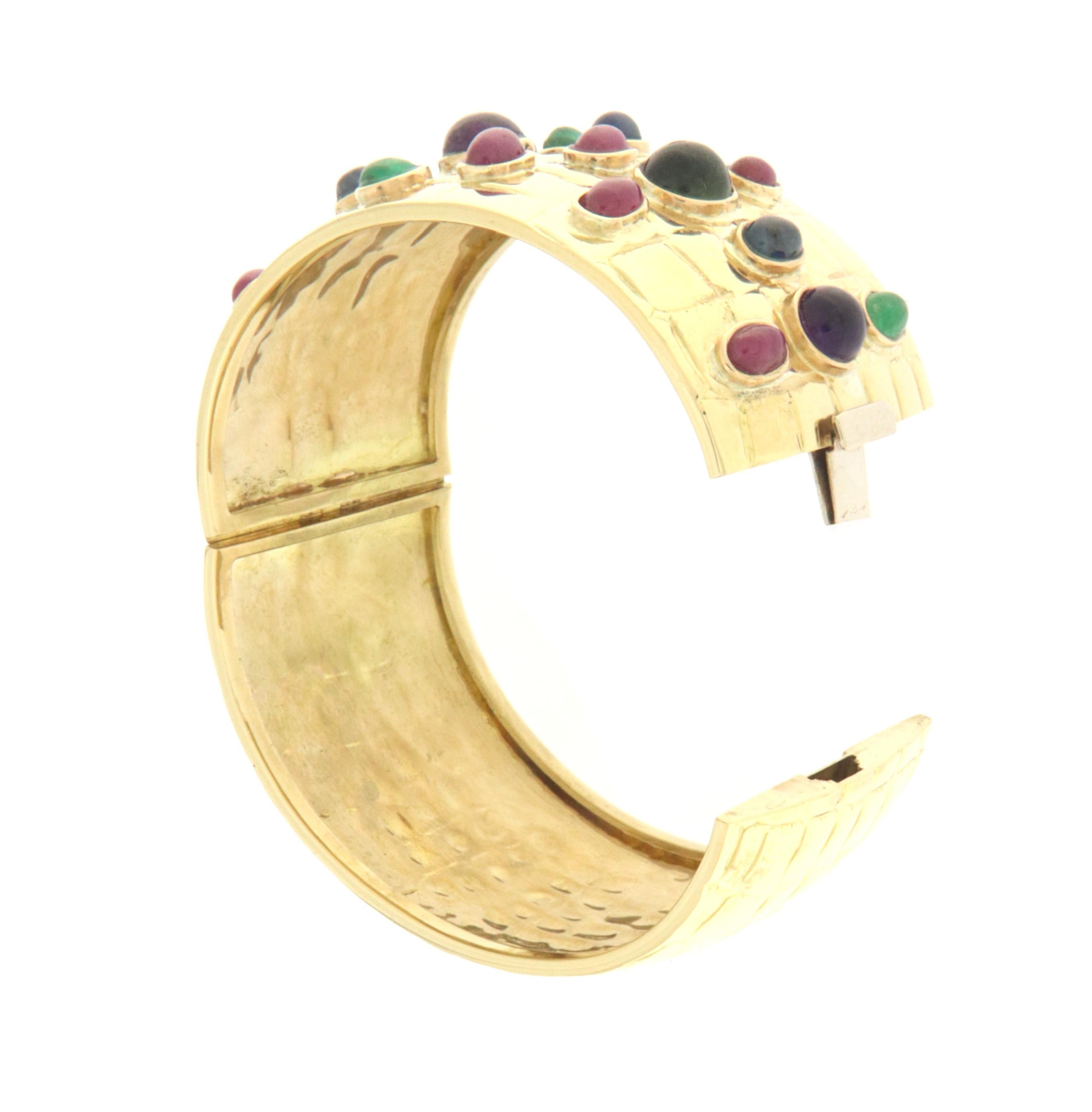 Tourmaline Sapphires Rubies Emeralds 18 Karat Yellow Gold Clamper Bracelet In New Condition For Sale In Marcianise, IT