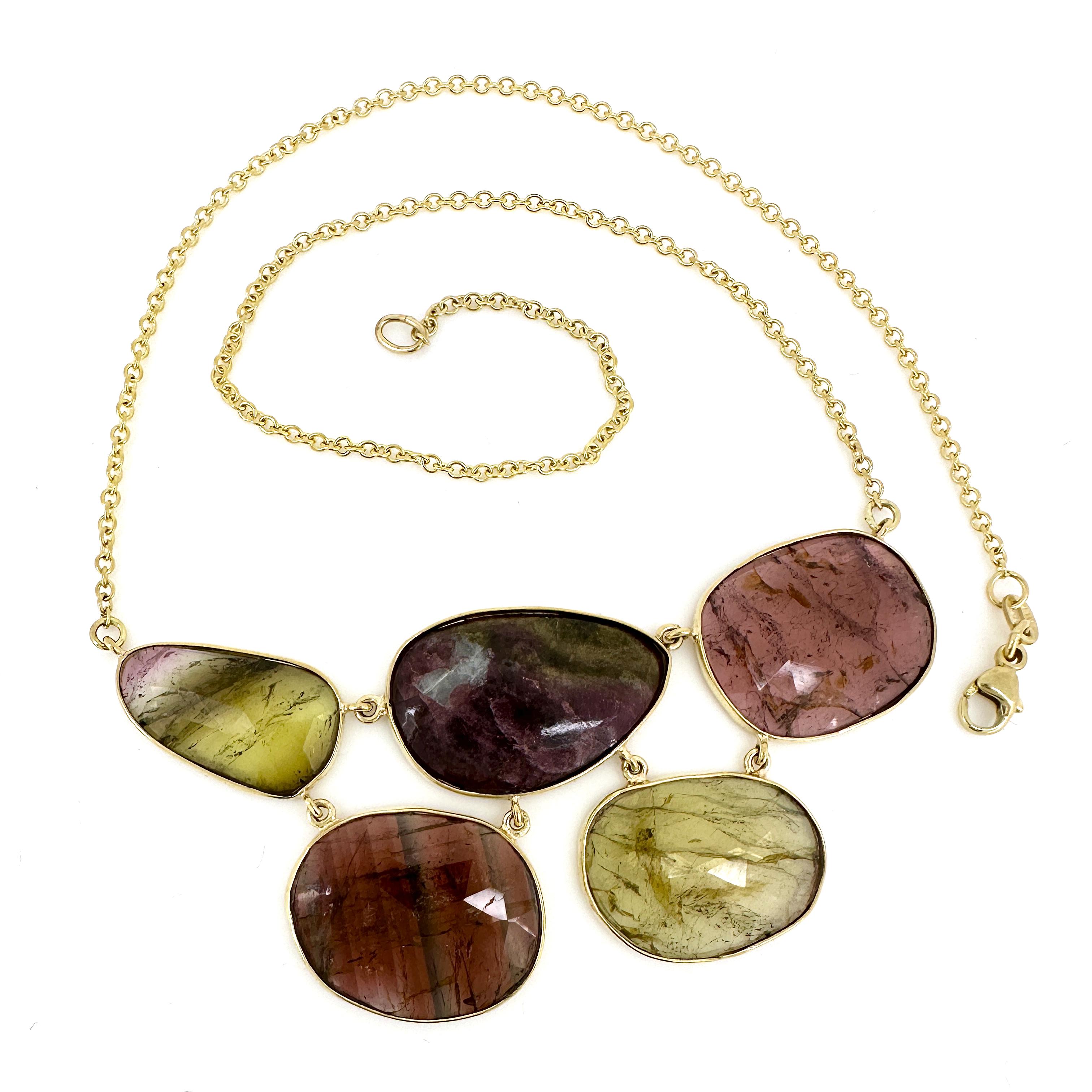 Taille cabochon Eytan Brandes Collier « Cobblestone » en or 14 carats avec tranches de tourmaline en vente