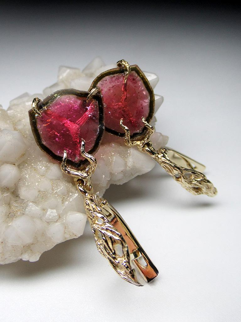 Tourmaline Slice Yellow Gold Earrings Polychrome Bright Pink Natural Gem Unisex In New Condition For Sale In Berlin, DE
