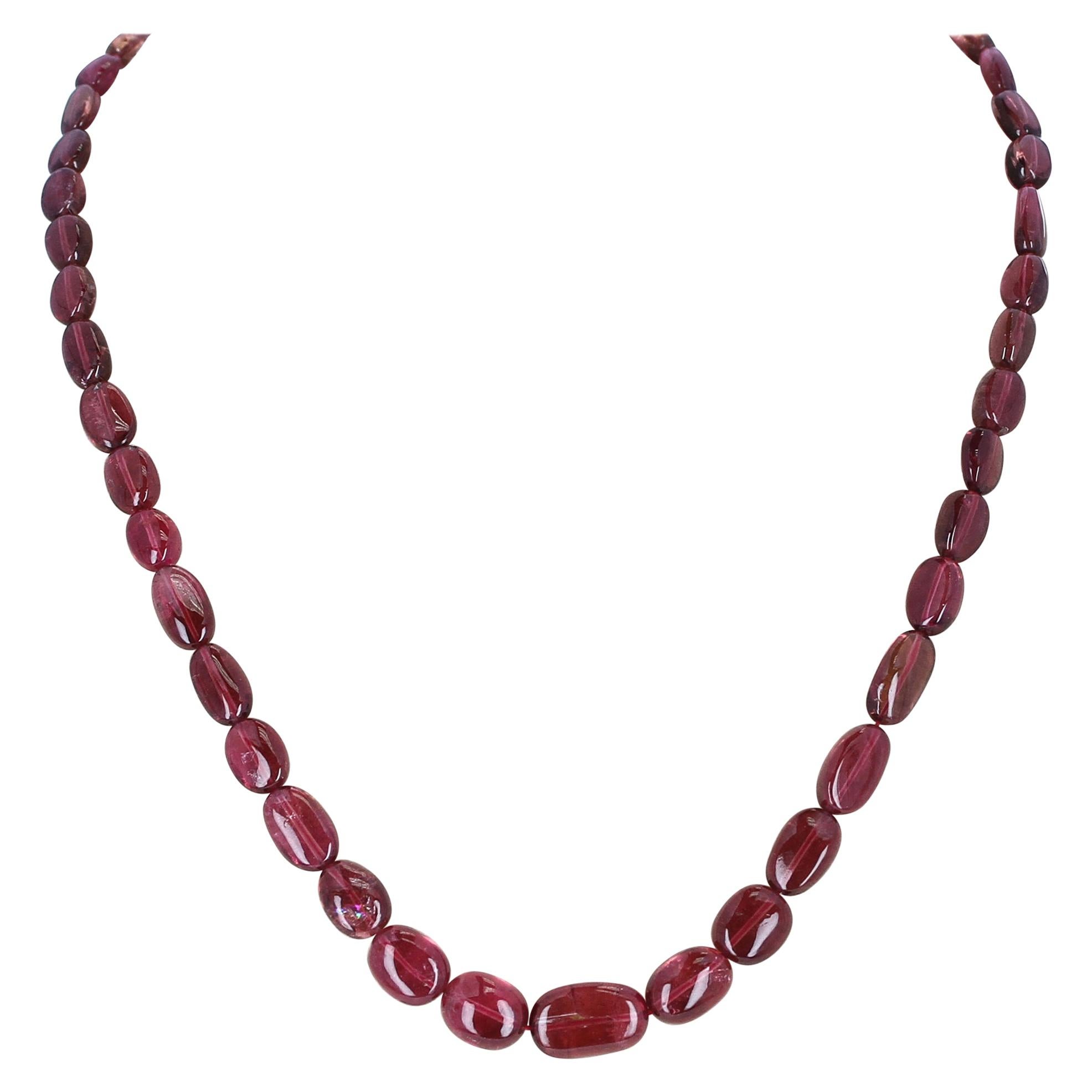 Collier de perles lisses et brillantes en tourmaline, fermoir à bascule