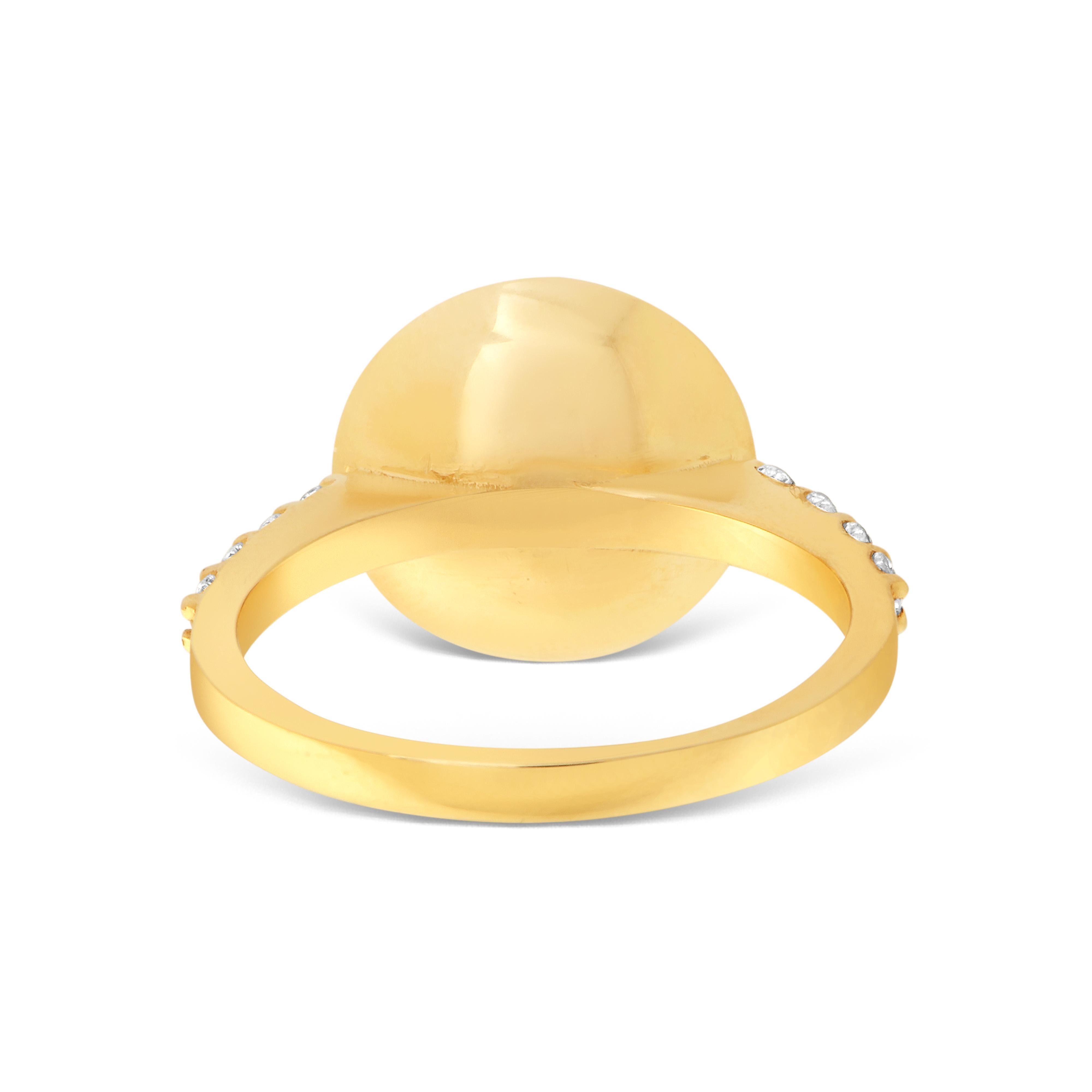 Donna Tripletta di tormaline, anello in oro 14 carati da 6,5 carati con tormalina verde cabochon in vendita