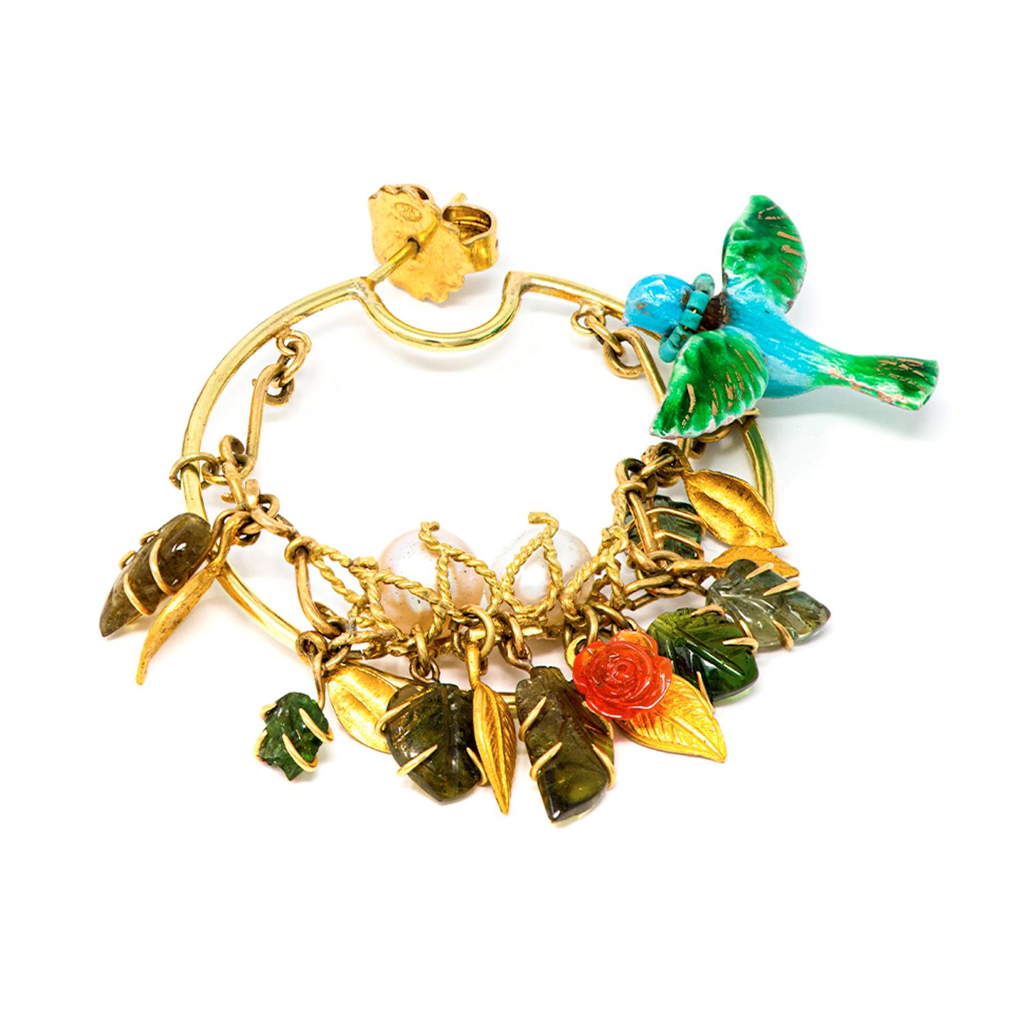 21st Century Tourmalines Fire Opals Roses Leaves Pearl Birds Gold Hoop Earring

Hoop Earrings in 18 Karat Yellow Gold, enameled Silver birds with turquoises necklace, Fire Opals carved as roses, Tourmalines carved as leaves and pearls.

Introducing
