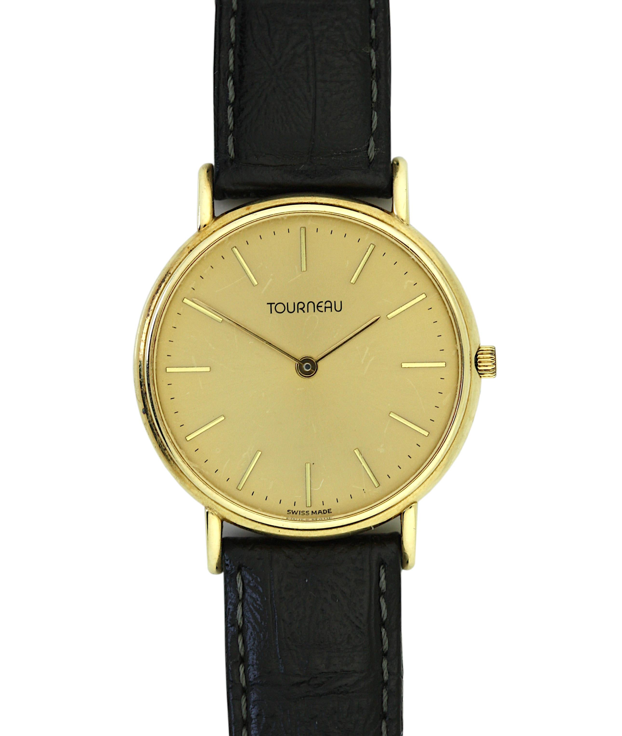 
Reloj de vestir Tourneau de oro amarillo de 14 quilates
Material de la caja: Oro amarillo de 14 quilates
Diámetro de la caja: 31 mm
Correa: Piel negra con cierre de hebilla
peso bruto 22,3 gramos
Movimiento: Cuarzo (a pilas)
Estado: bueno con