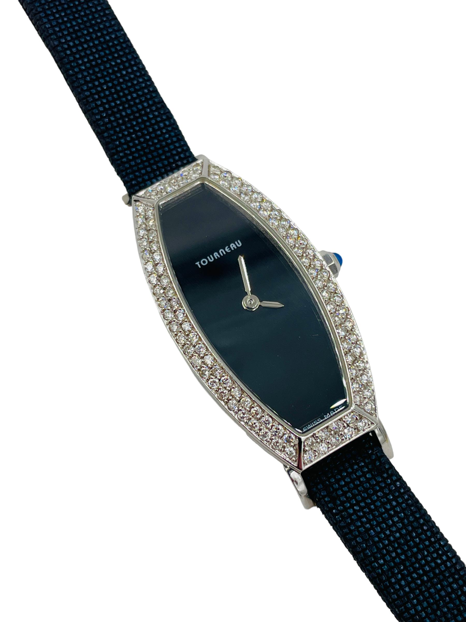 Contemporain Tourneau Diamond White Gold Ladies Wristwatch en vente