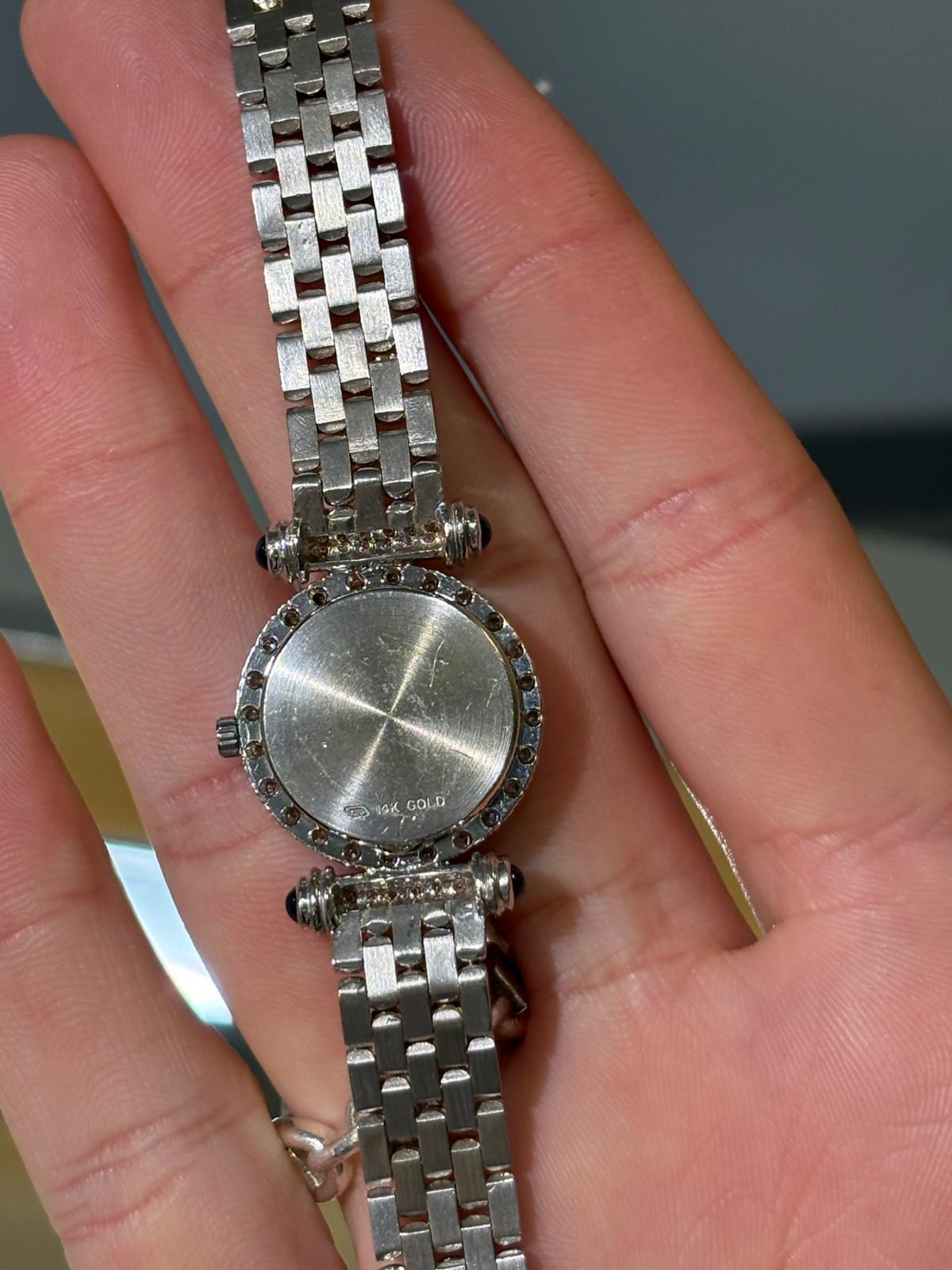 Tourneau Weißgold, Diamant, Saphir und Perlmutt Quarz-Armbanduhr im Angebot 1