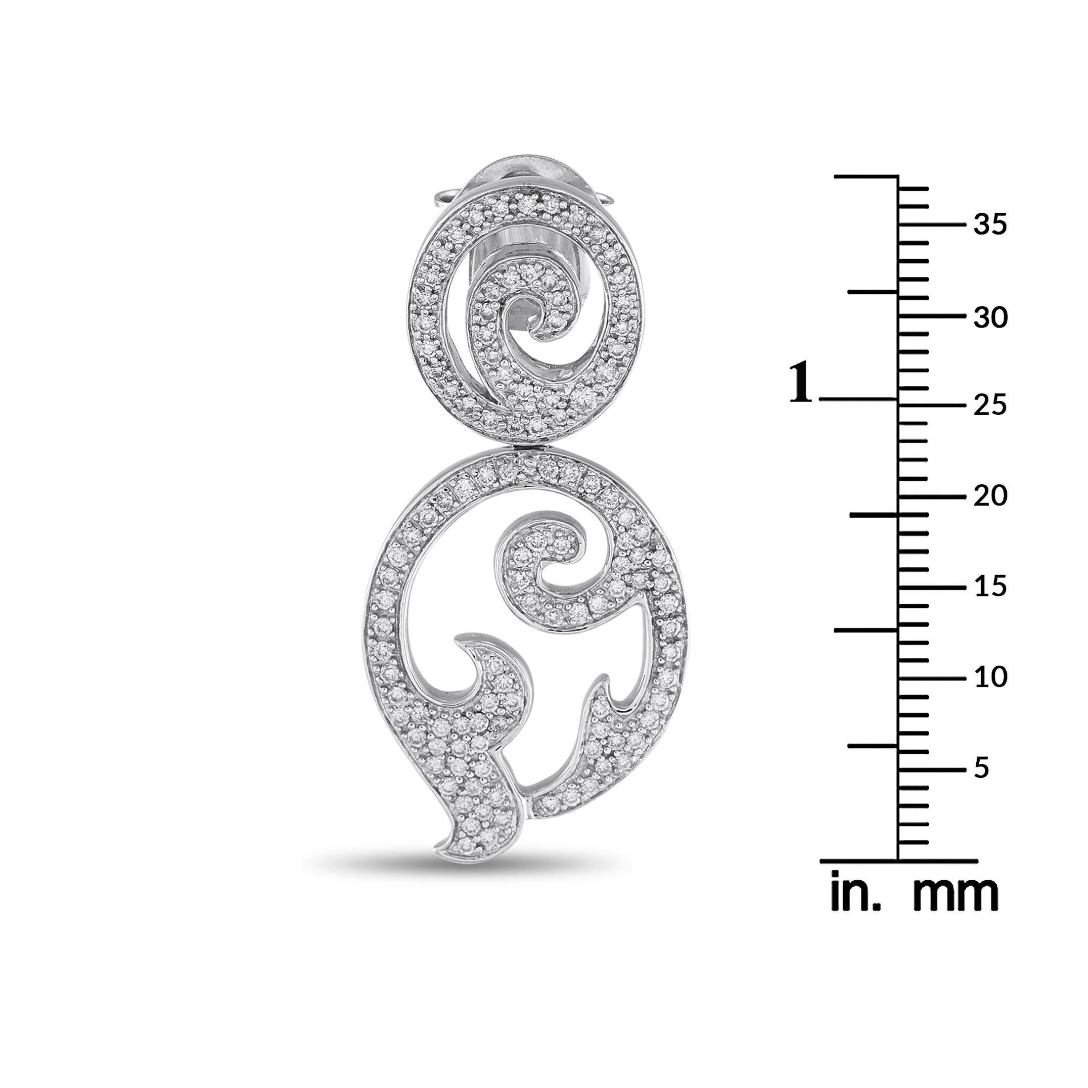 Tous Boucles d'oreilles en or blanc 18 carats avec 1,75 ct de diamant Excellent état - En vente à Southampton, PA