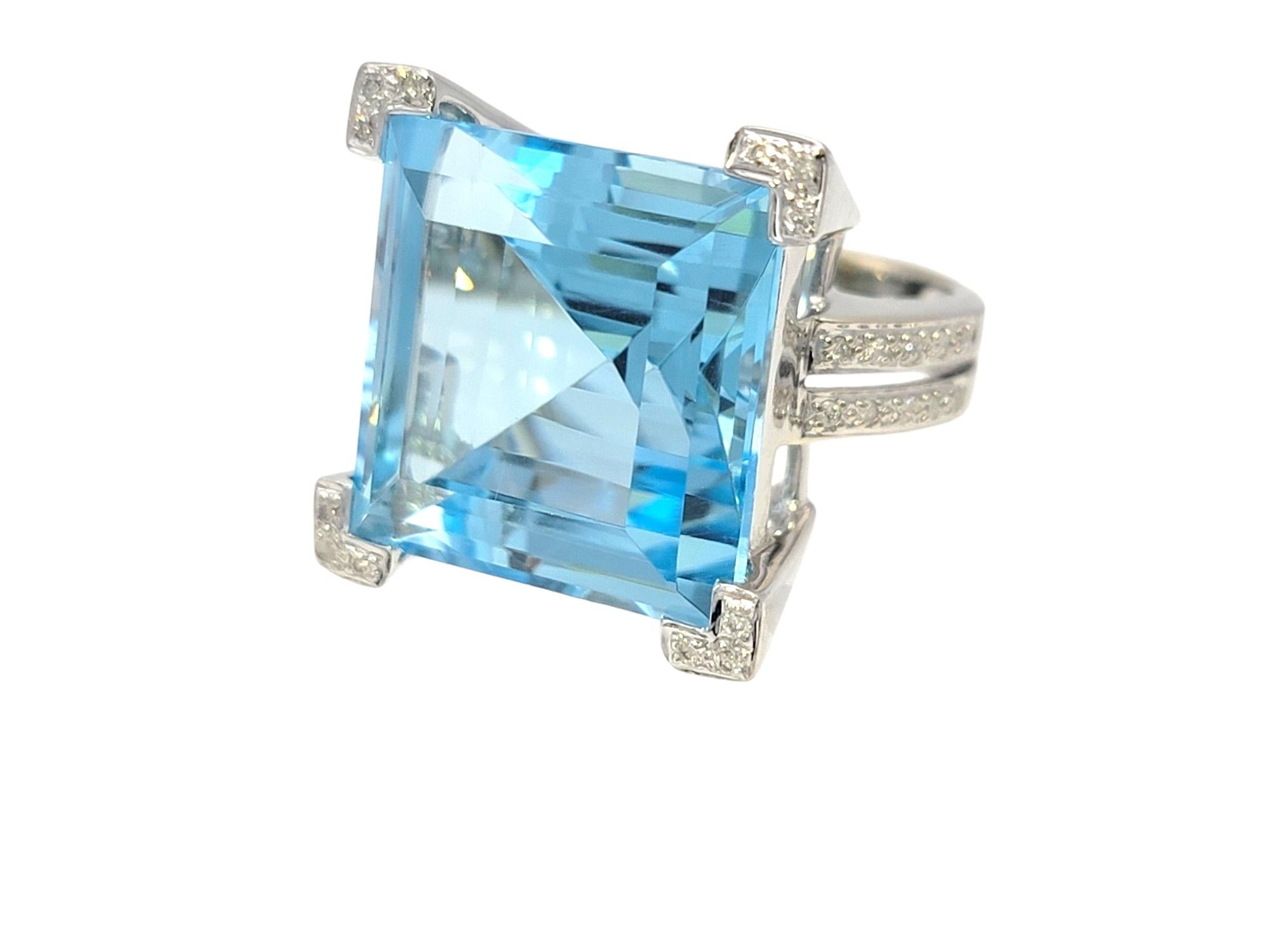 Contemporary Tous 34.62 Carat Square Blue Topaz Cocktail Ring with Diamonds in 18 Karat Gold  For Sale