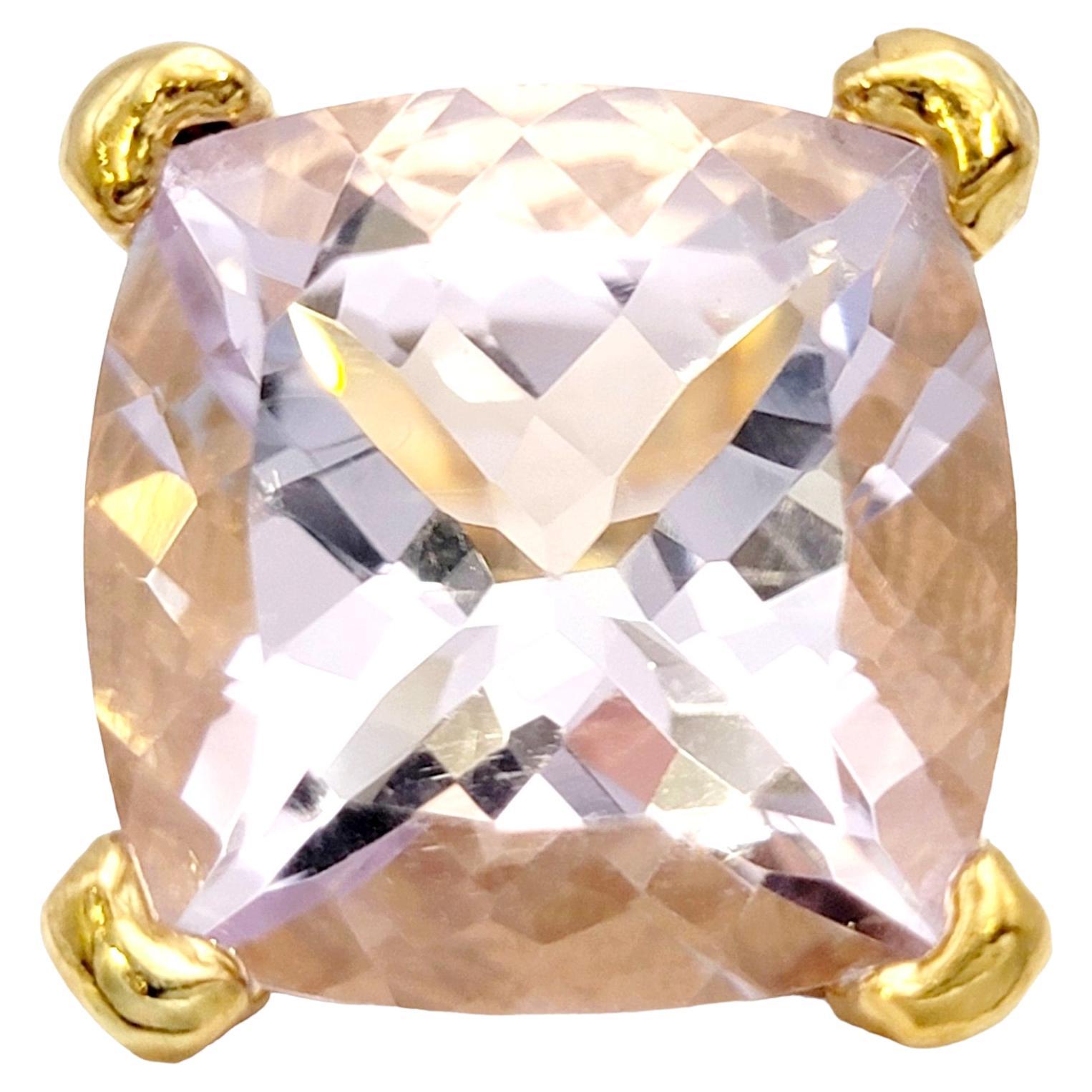 Tous les grands anneaux de cocktail en or 18 carats et quartz violet clair de taille carrée  en vente