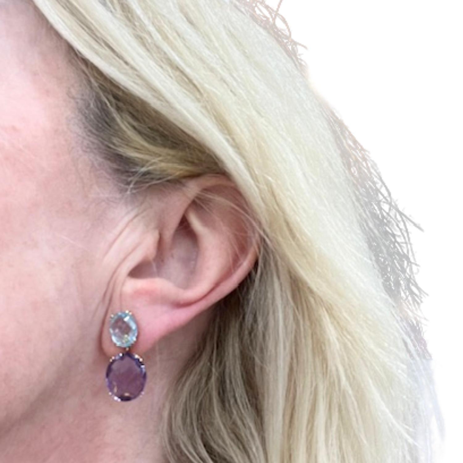 TOUS Modern Design with 4 ct Amethyst & 2 ct Aquamarine 18k Gold Earrings For Sale 1