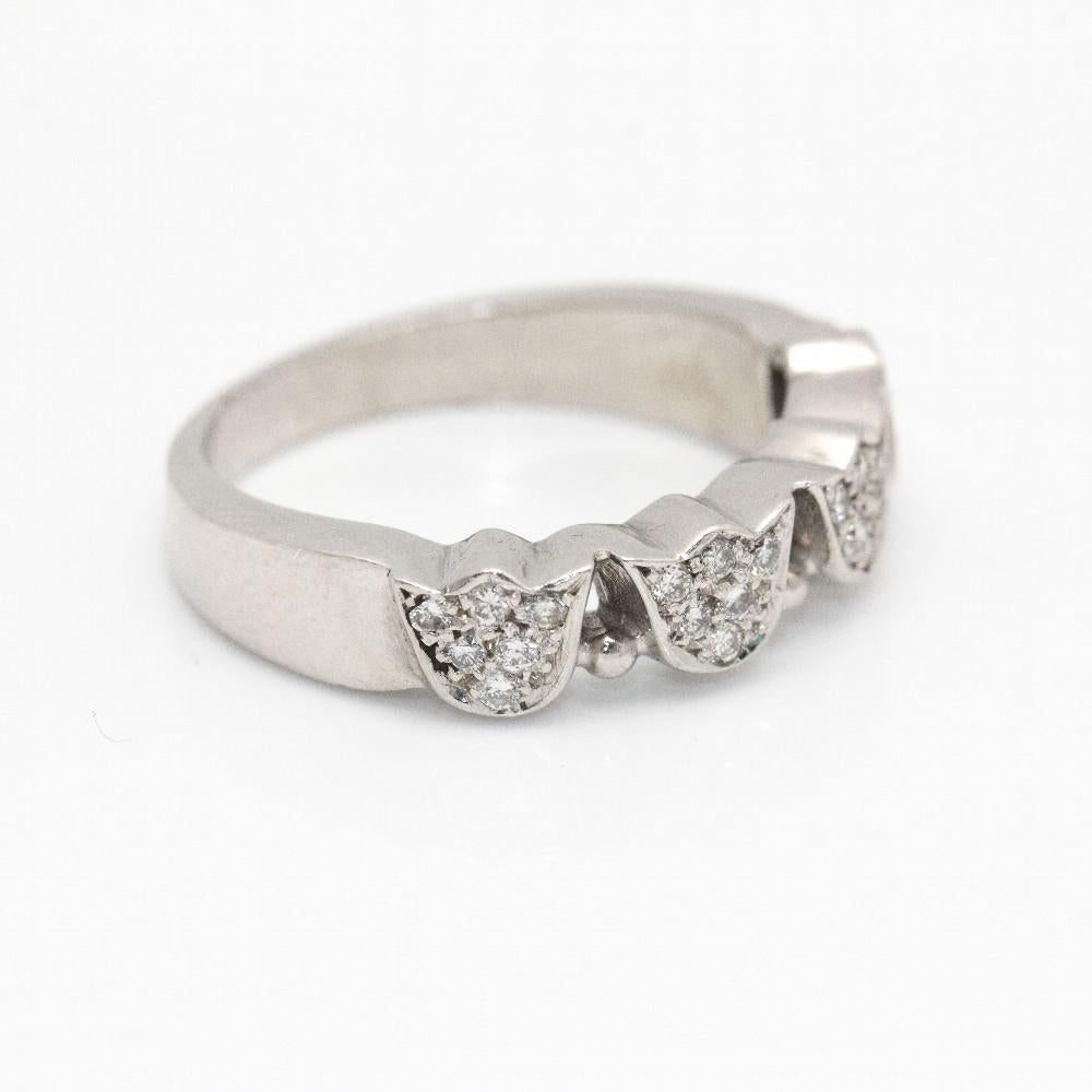 TOUS Tulips ring in white gold and diamonds for women  12x brilliant-cut diamonds weighing approx. 0.20ct  18kt white gold  4.83 grams.  Size 10  Brand new item, without original box,  Ref. D362338SO