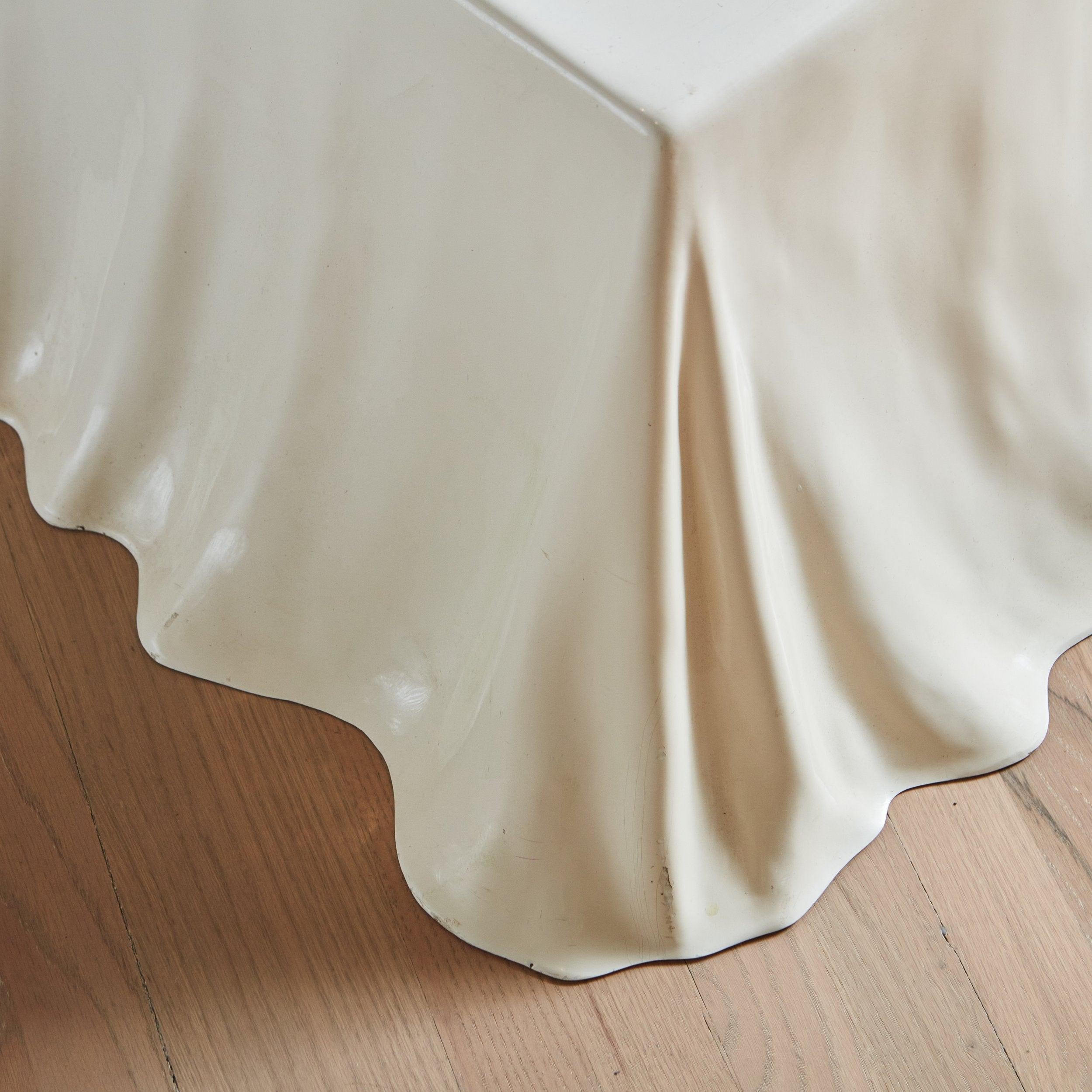 Fibre de verre Table basse Tovaglia de Studio Tetrach pour Alberto Bazzani, Italie 1969 en vente