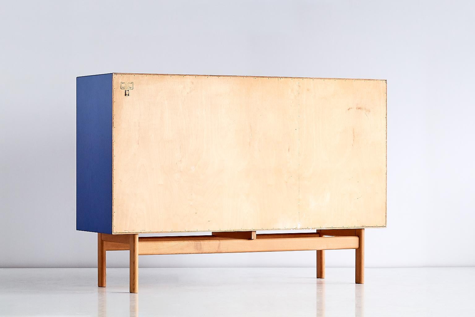 Tove and Edvard Kindt Larsen Cabinet in Oak and Brass, Säffle Möbelfabrik, 1960s 2