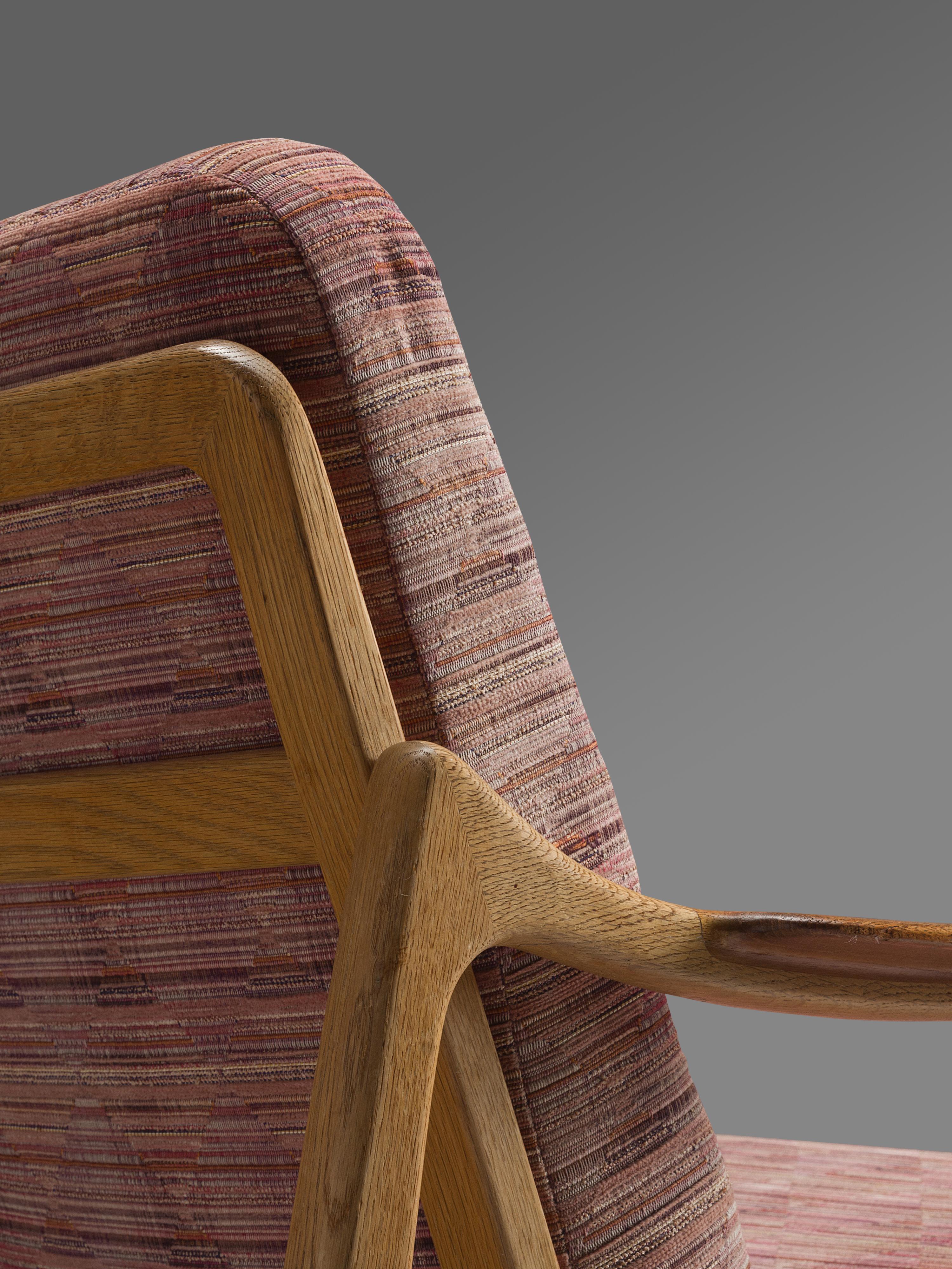 Scandinavian Modern Tove and Edvard Kindt-Larsen Pair of Oak Lounge Chairs with Teak Armrests