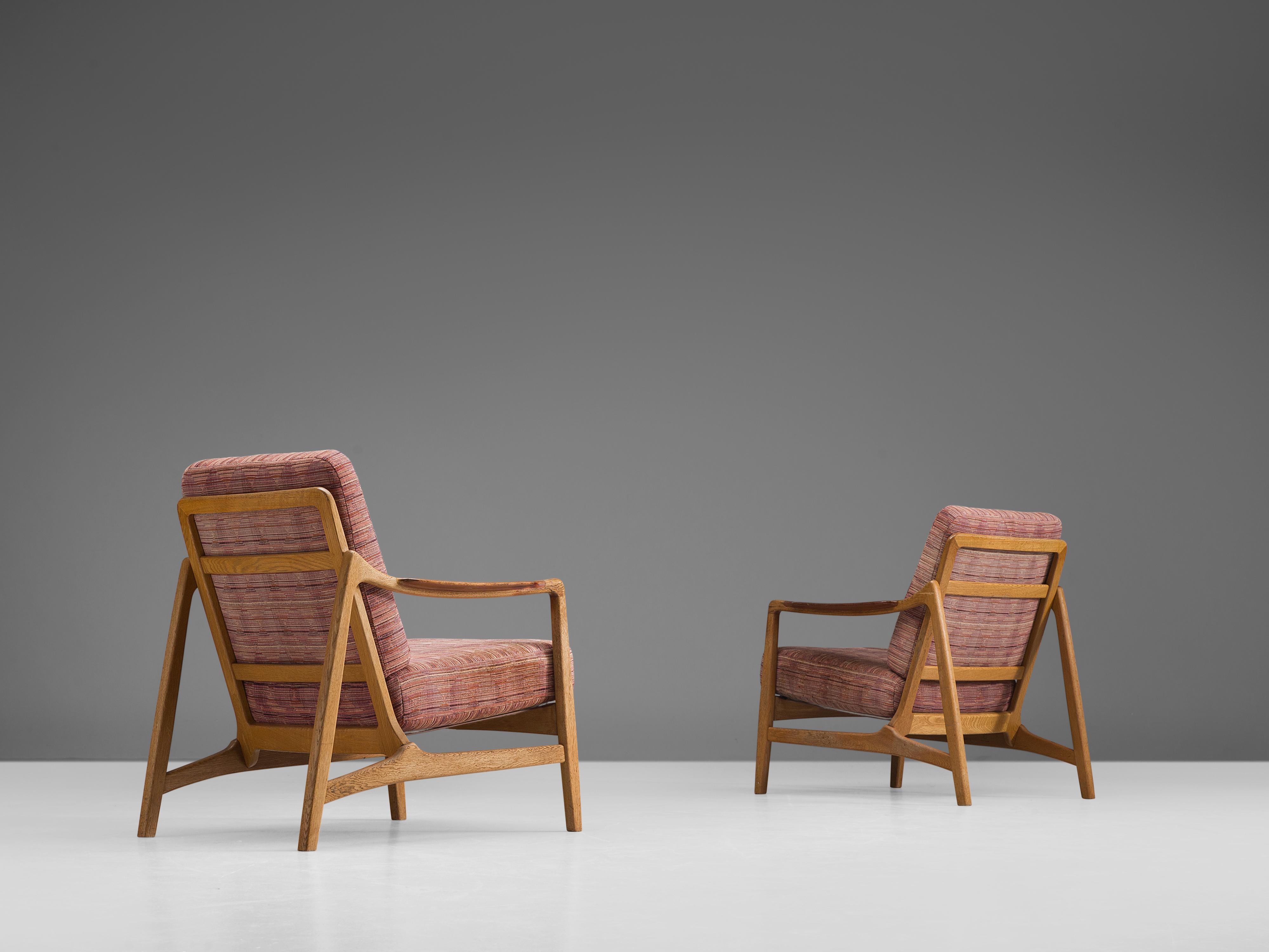 Tove and Edvard Kindt-Larsen Pair of Oak Lounge Chairs with Teak Armrests 2