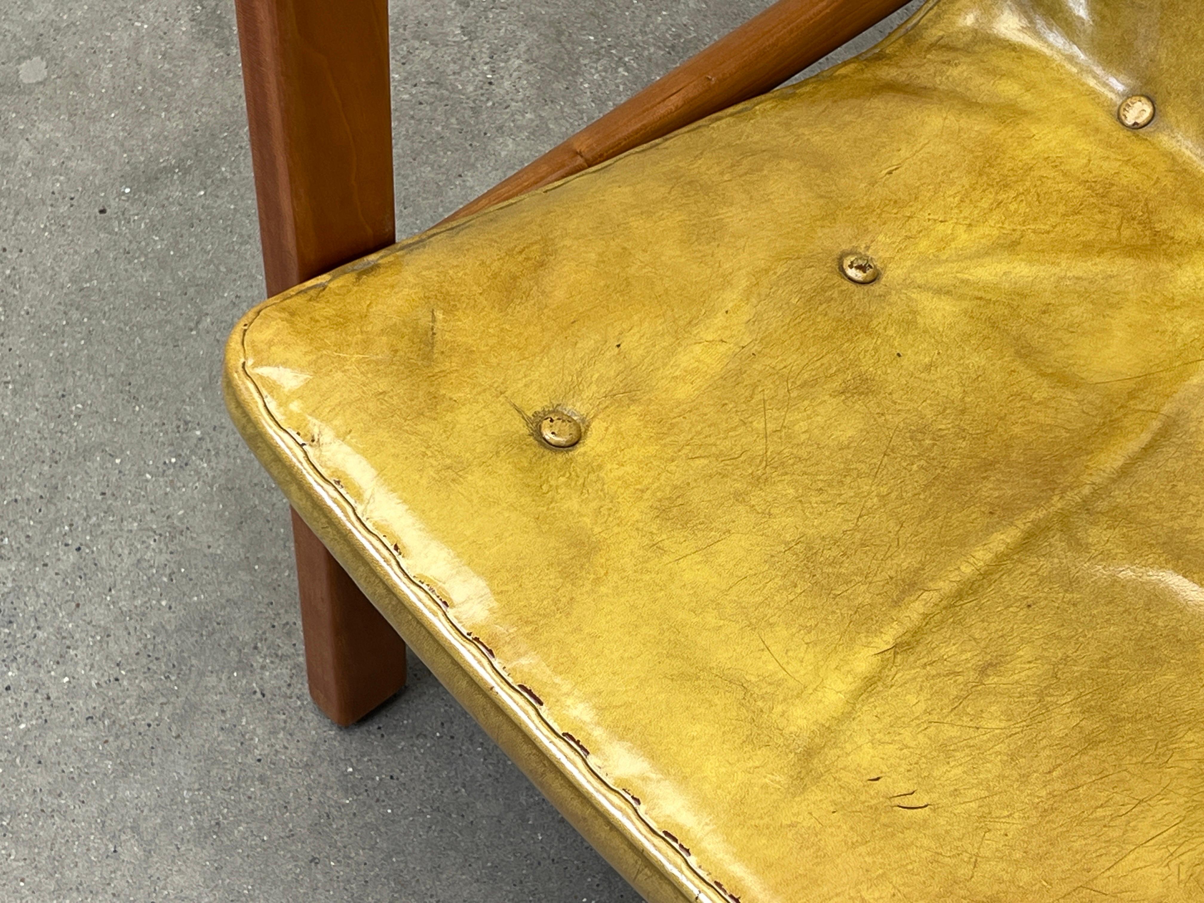 Sillón 'Fireside' de cerezo y cuero patinado original. Diseñado por Tove & Edvard Kindt-Larsen para Gustav Bertelsen & Co. 