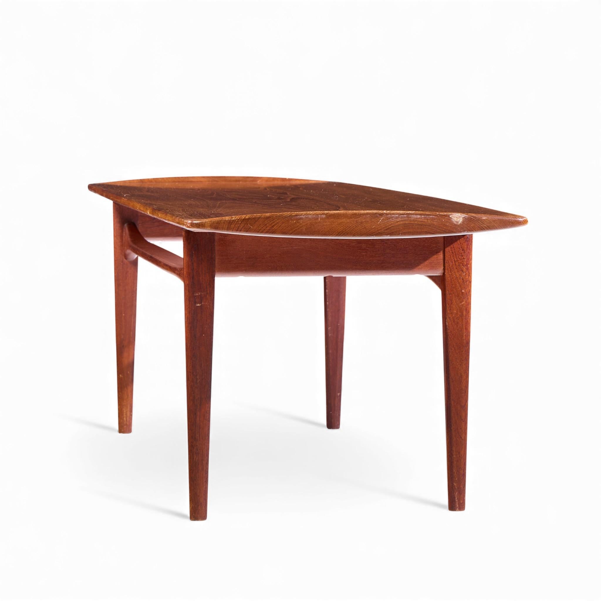 Danois Tove & Edvard Kindt-Larsen for France & Daverkosen Danish Teak Coffee Table en vente